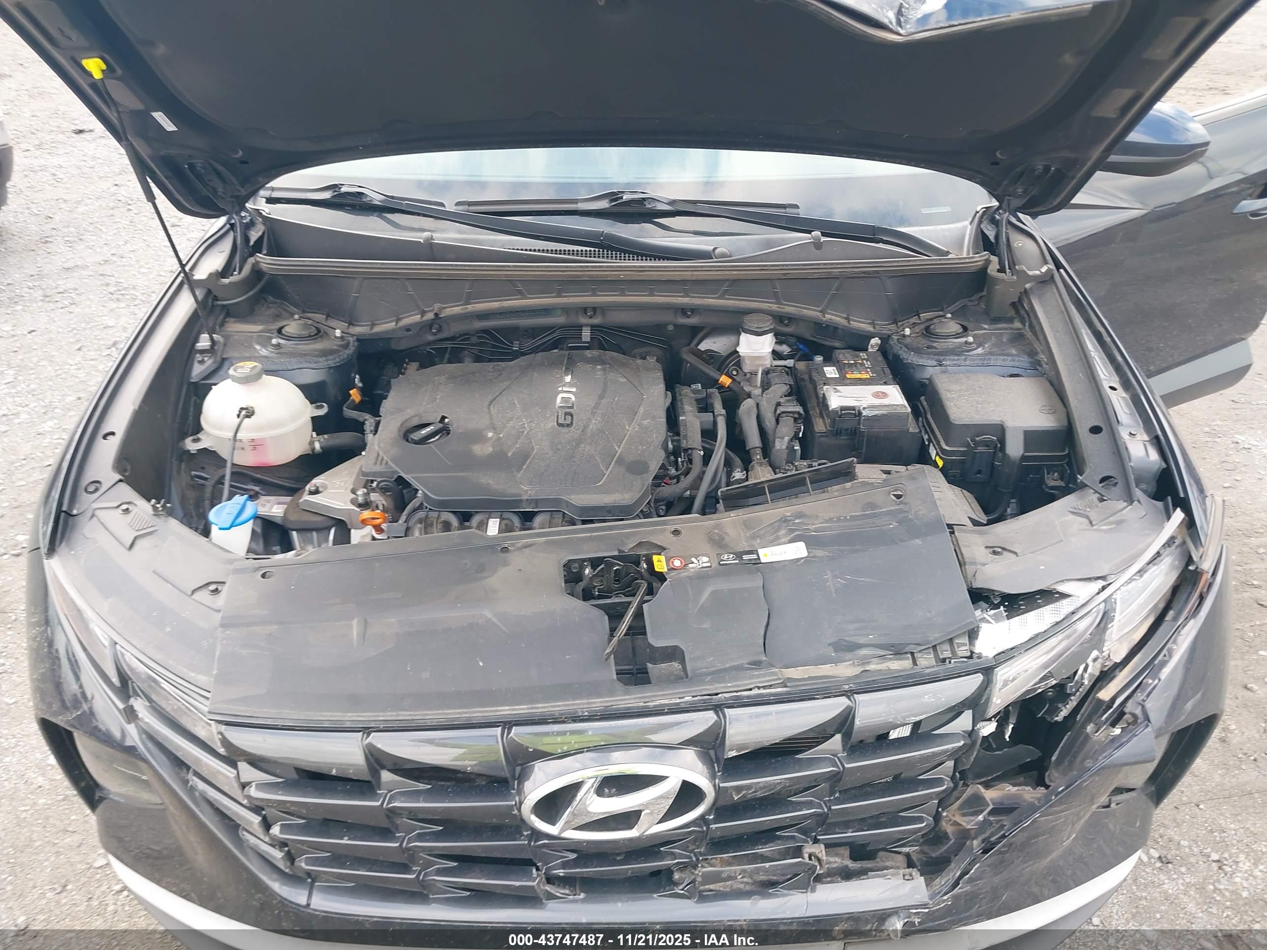 HYUNDAI TUCSON image 10