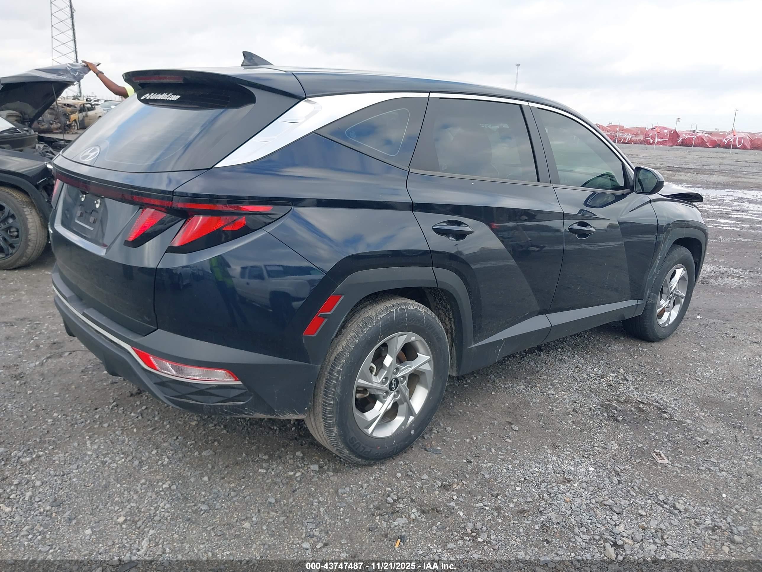 HYUNDAI TUCSON image 4