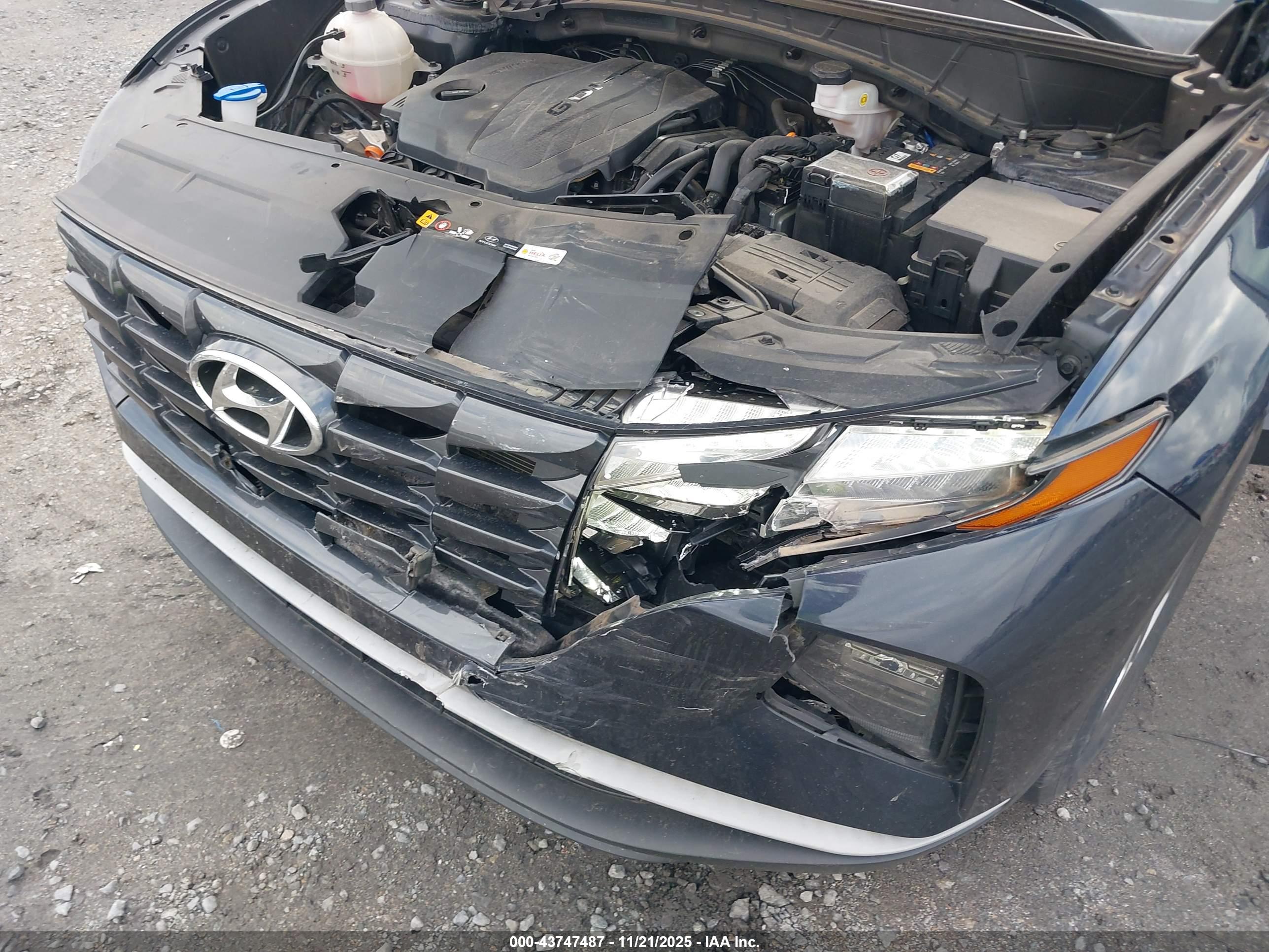 HYUNDAI TUCSON image 6