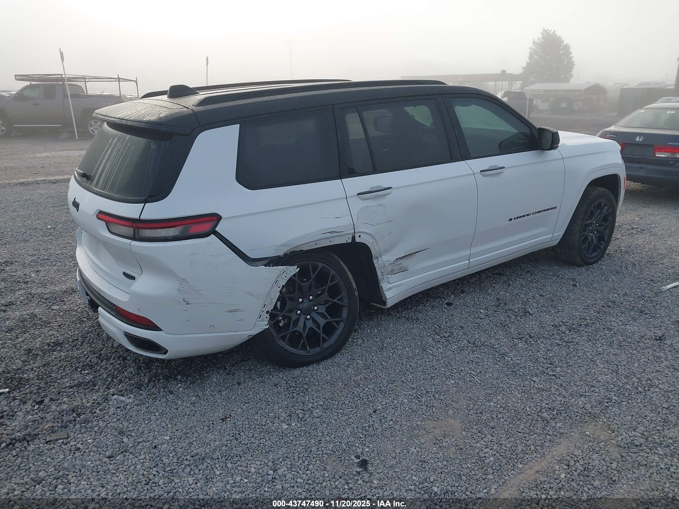 JEEP GRAND image 4