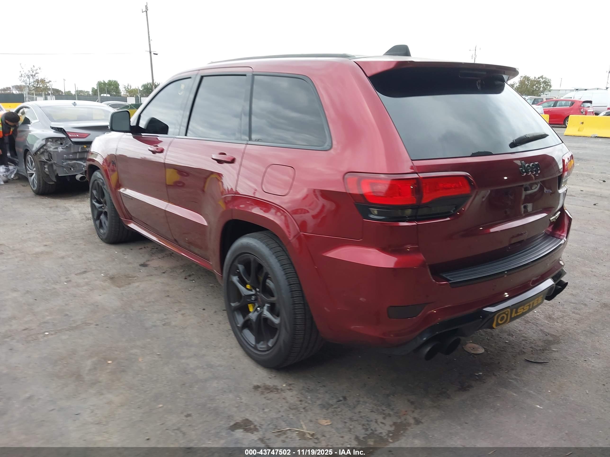 JEEP GRAND image 3