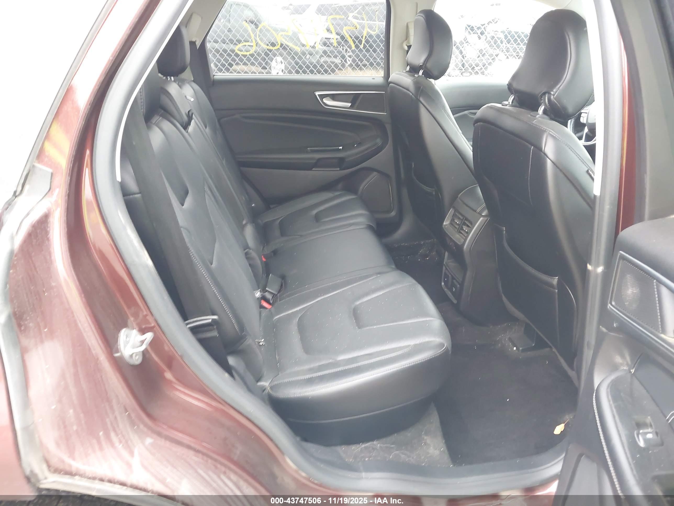 FORD EDGE image 8