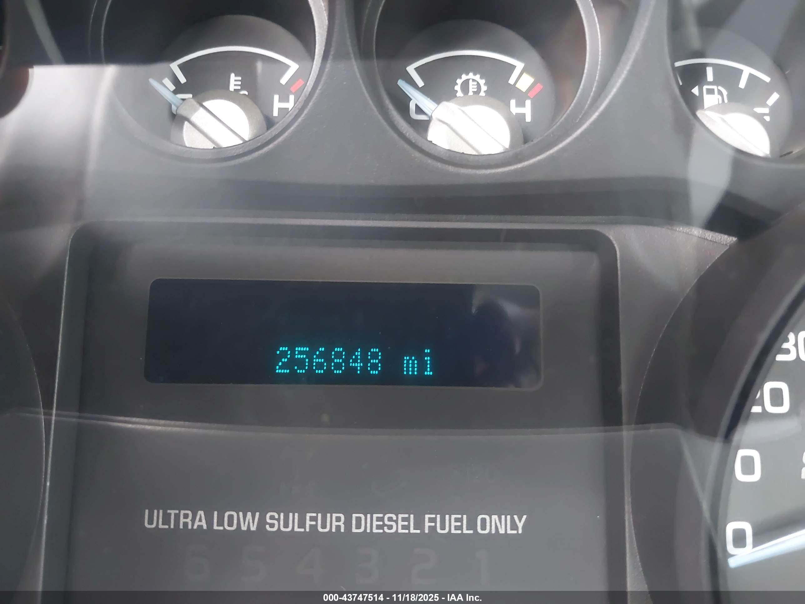 FORD F-550 image 6