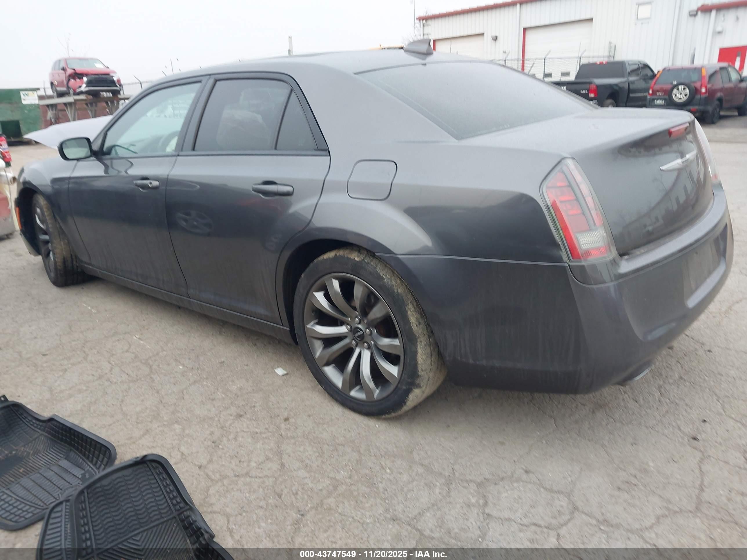 CHRYSLER 300 image 3