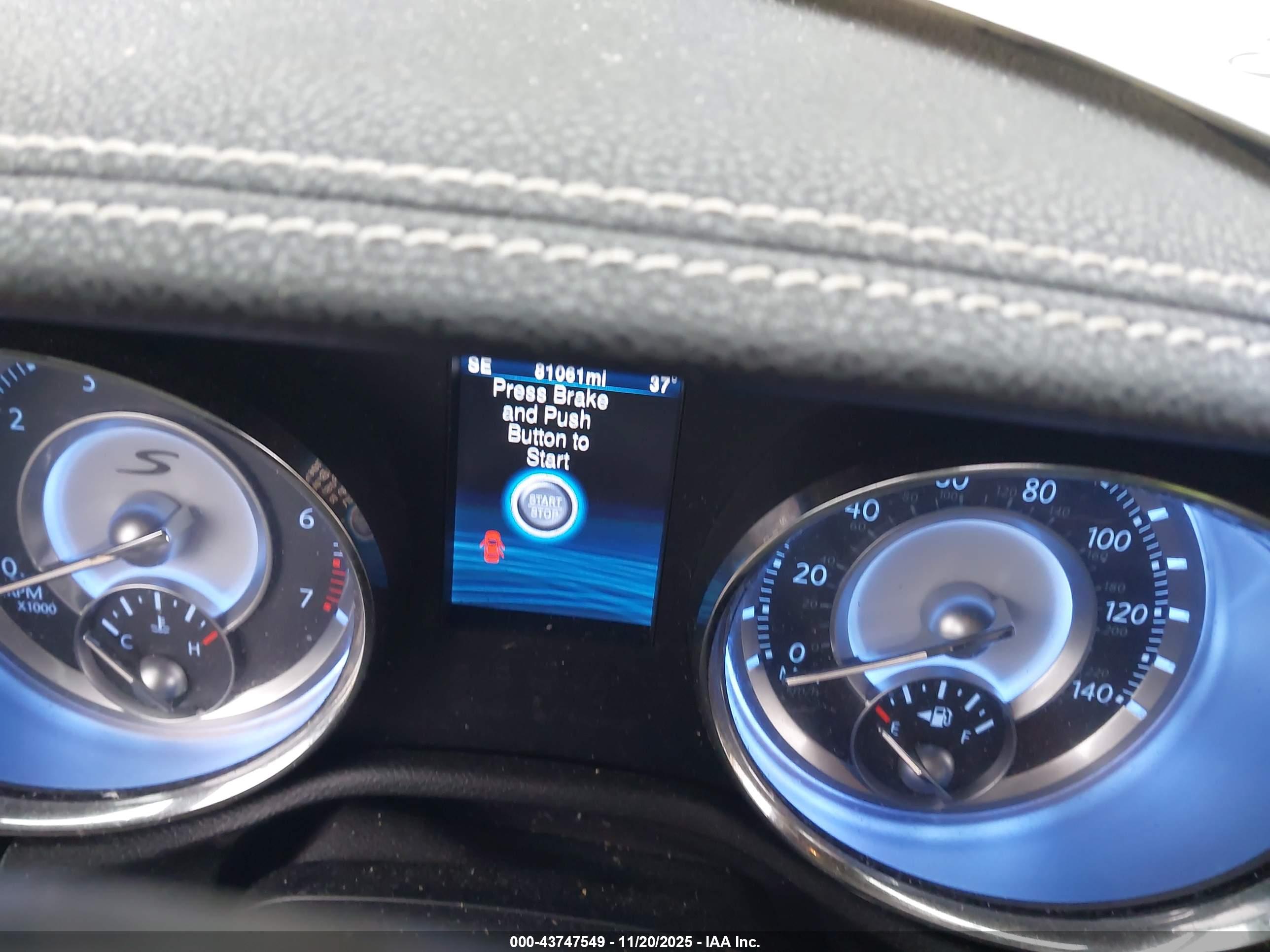 CHRYSLER 300 image 7