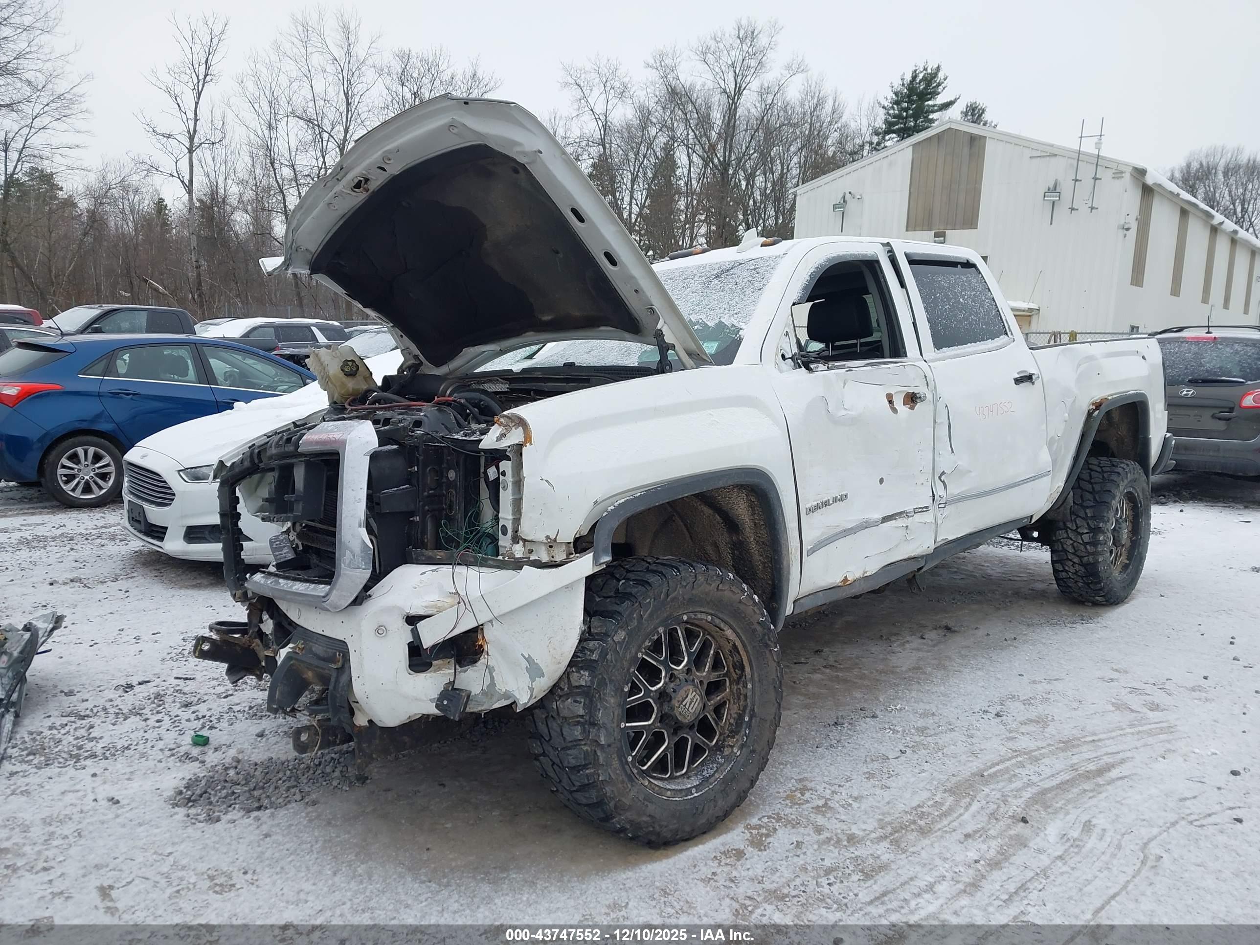 GMC SIERRA image 2