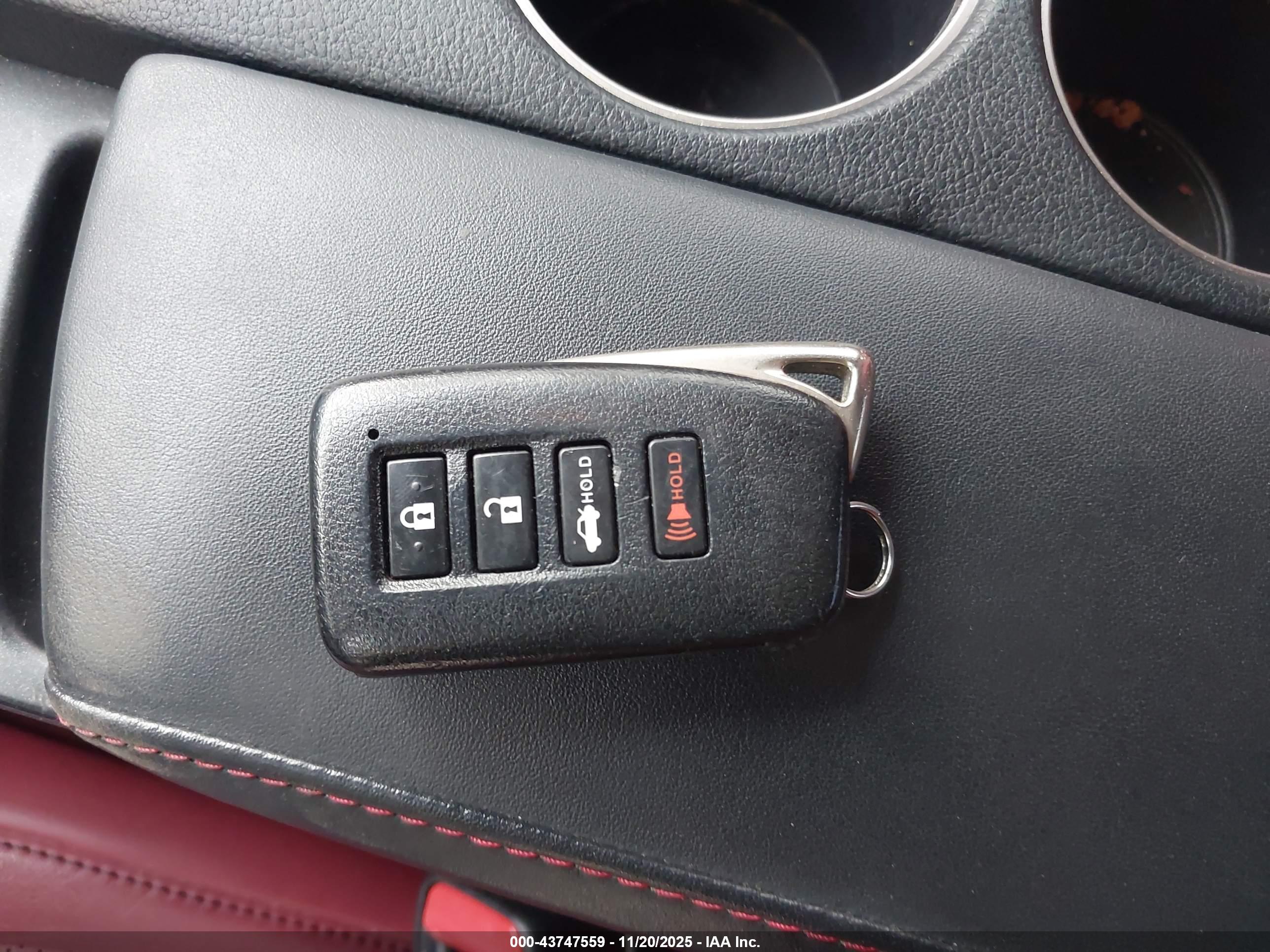 LEXUS IS image 11