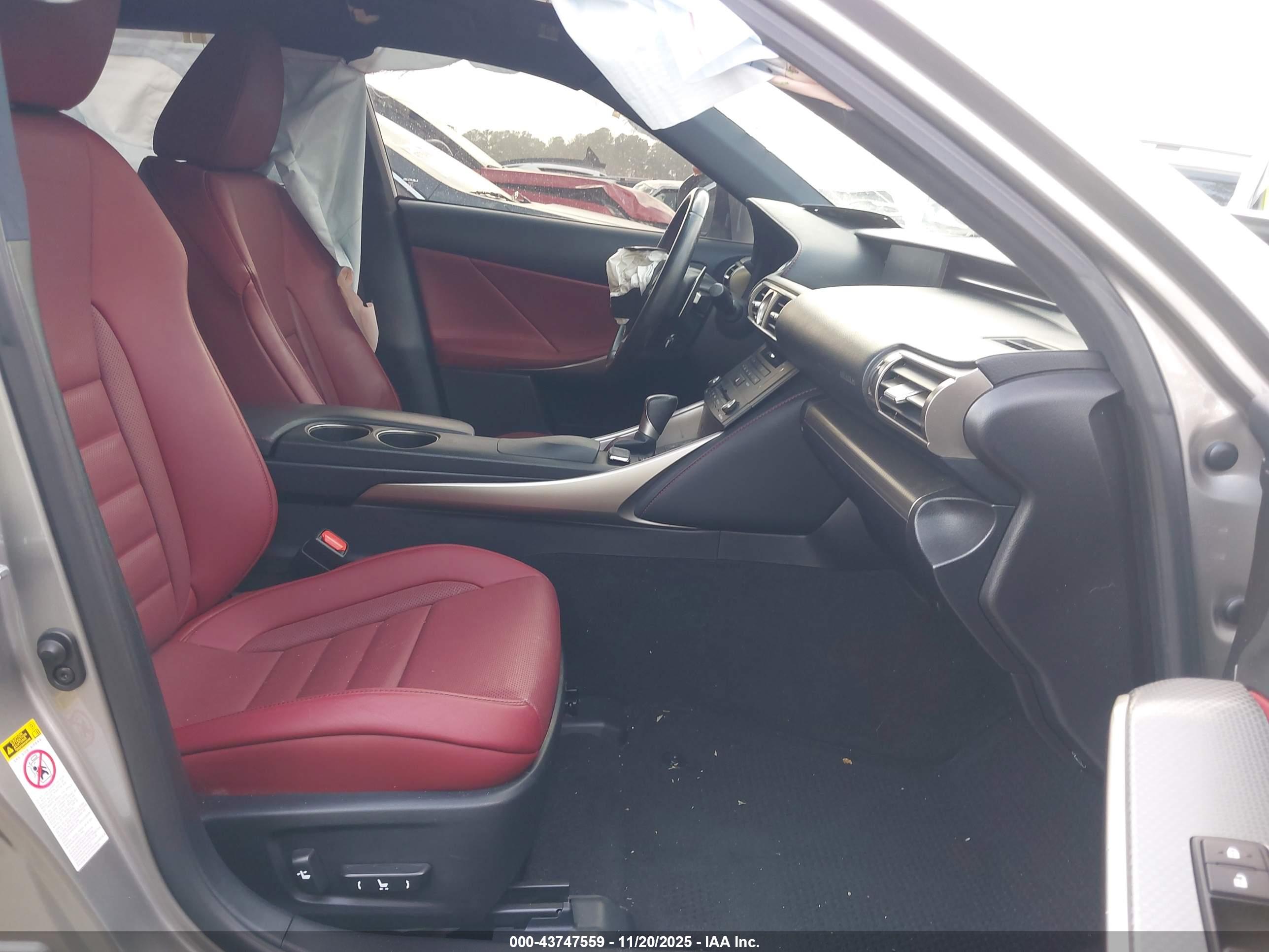 LEXUS IS image 5