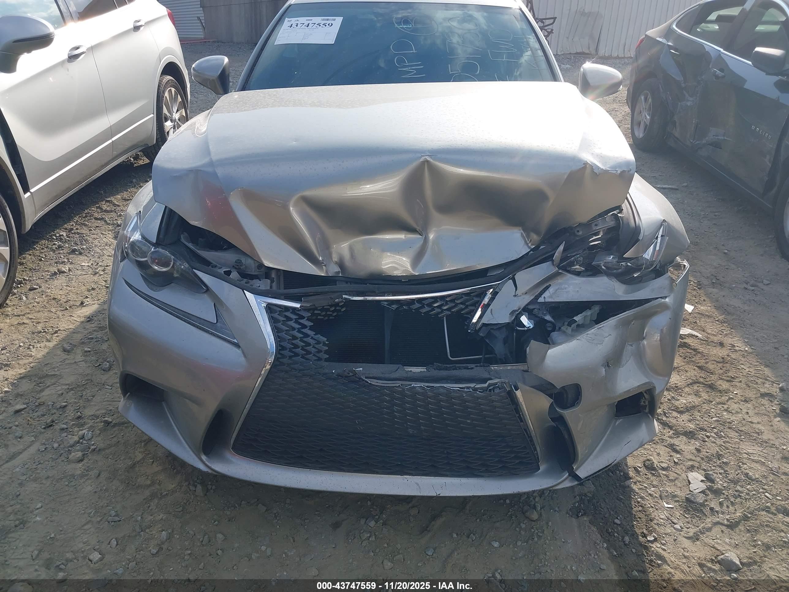 LEXUS IS image 6