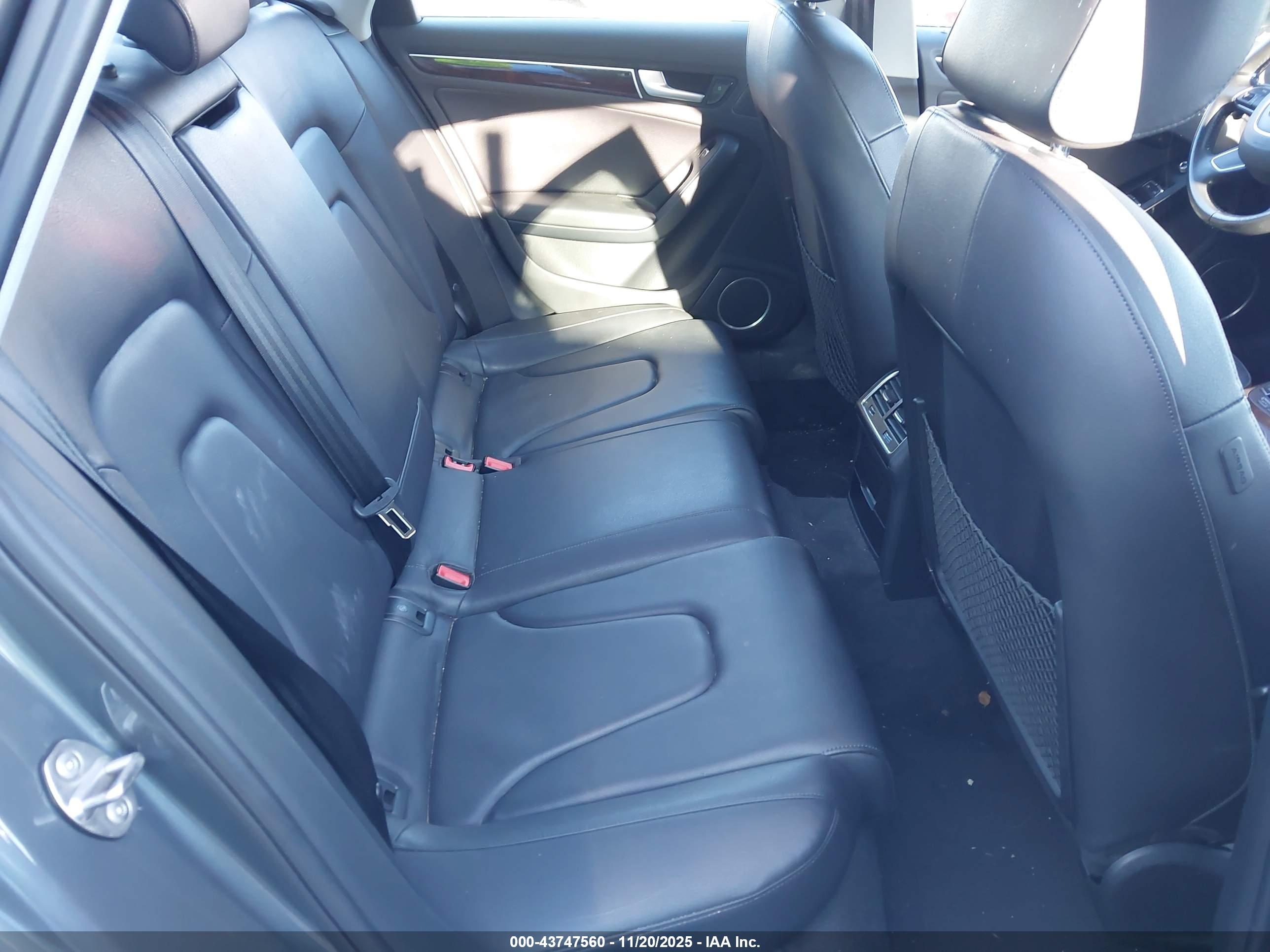 AUDI A4 image 8