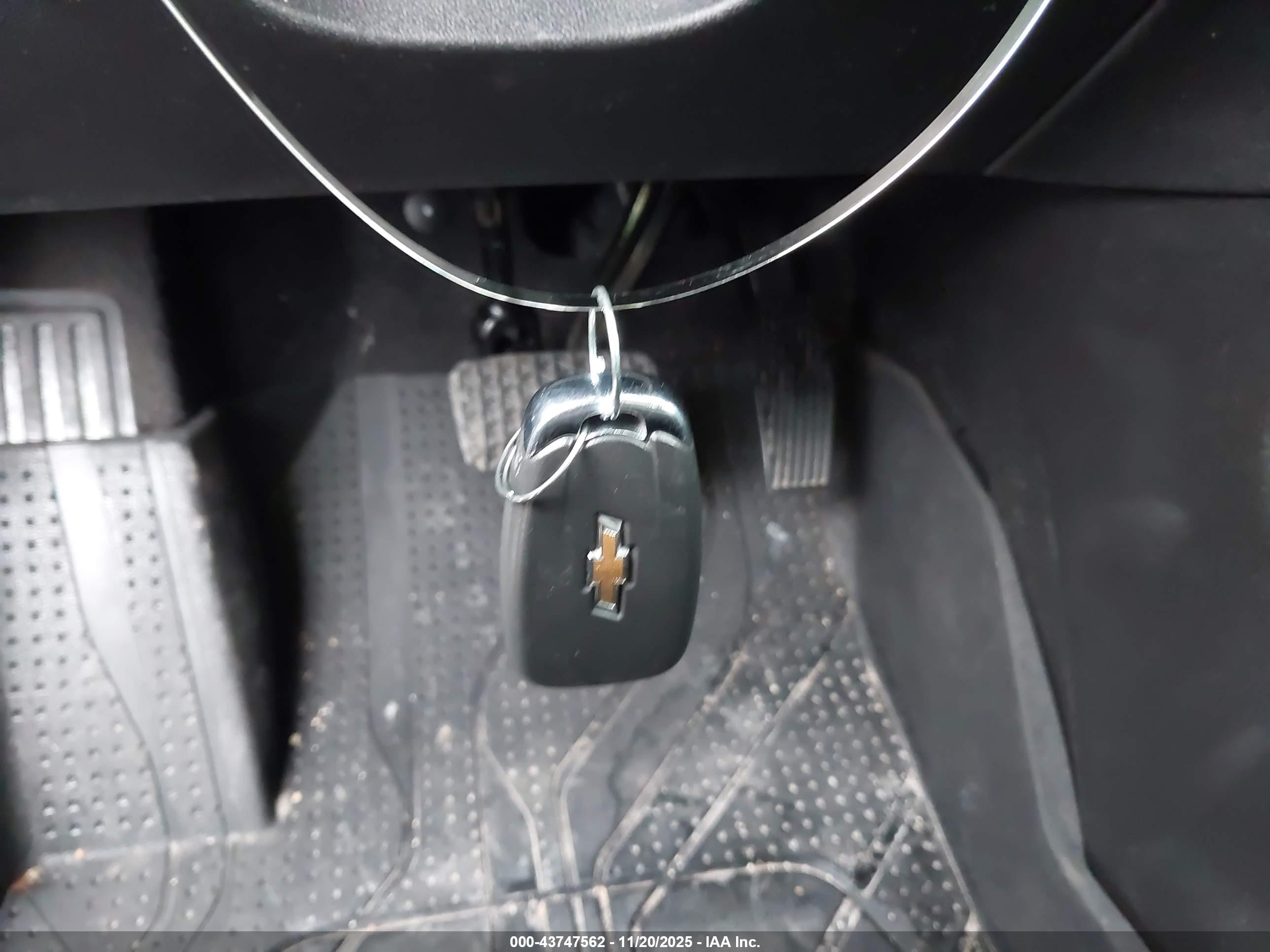 CHEVROLET EQUINOX image 11