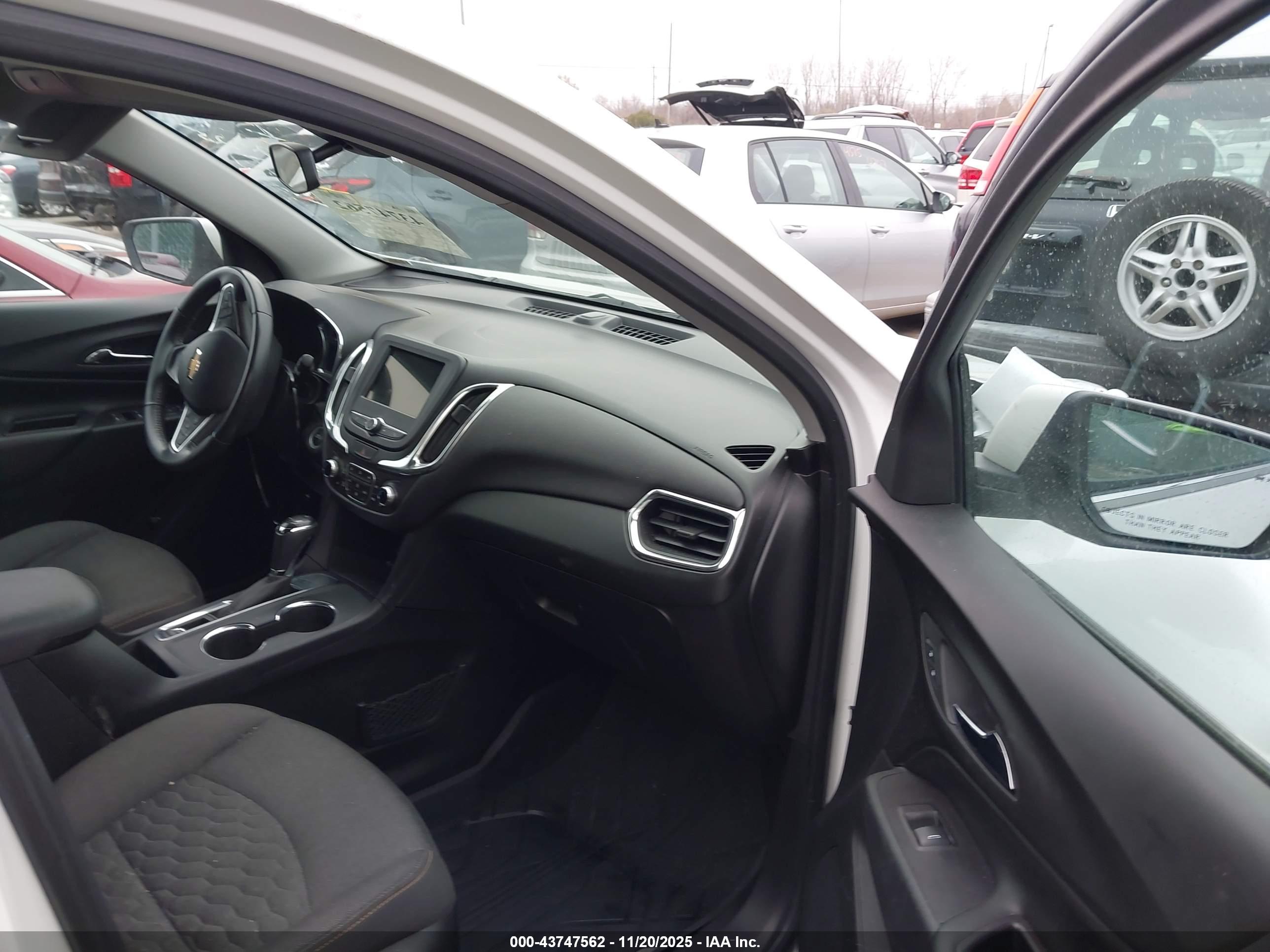 CHEVROLET EQUINOX image 5