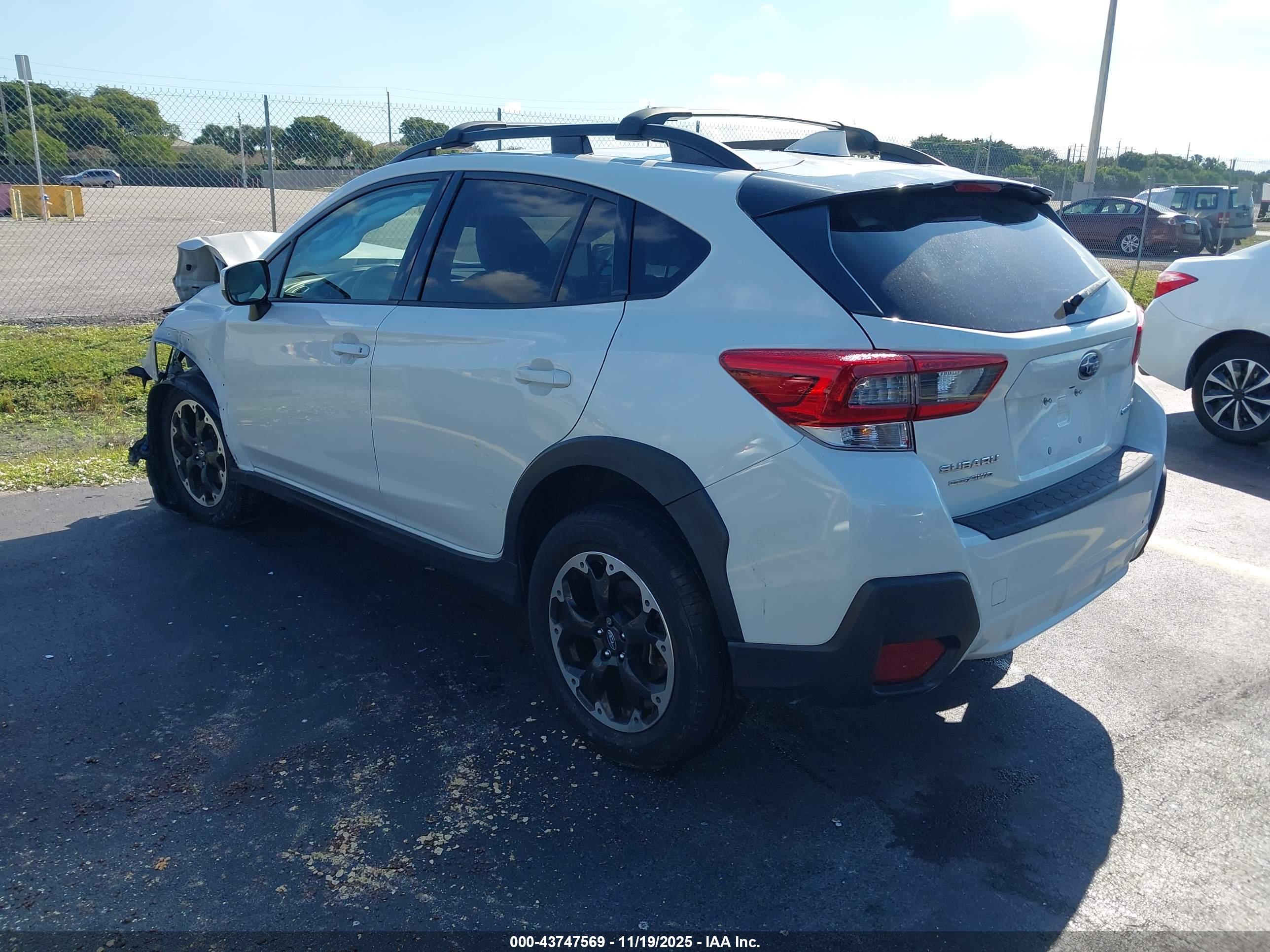 SUBARU CROSSTREK image 3