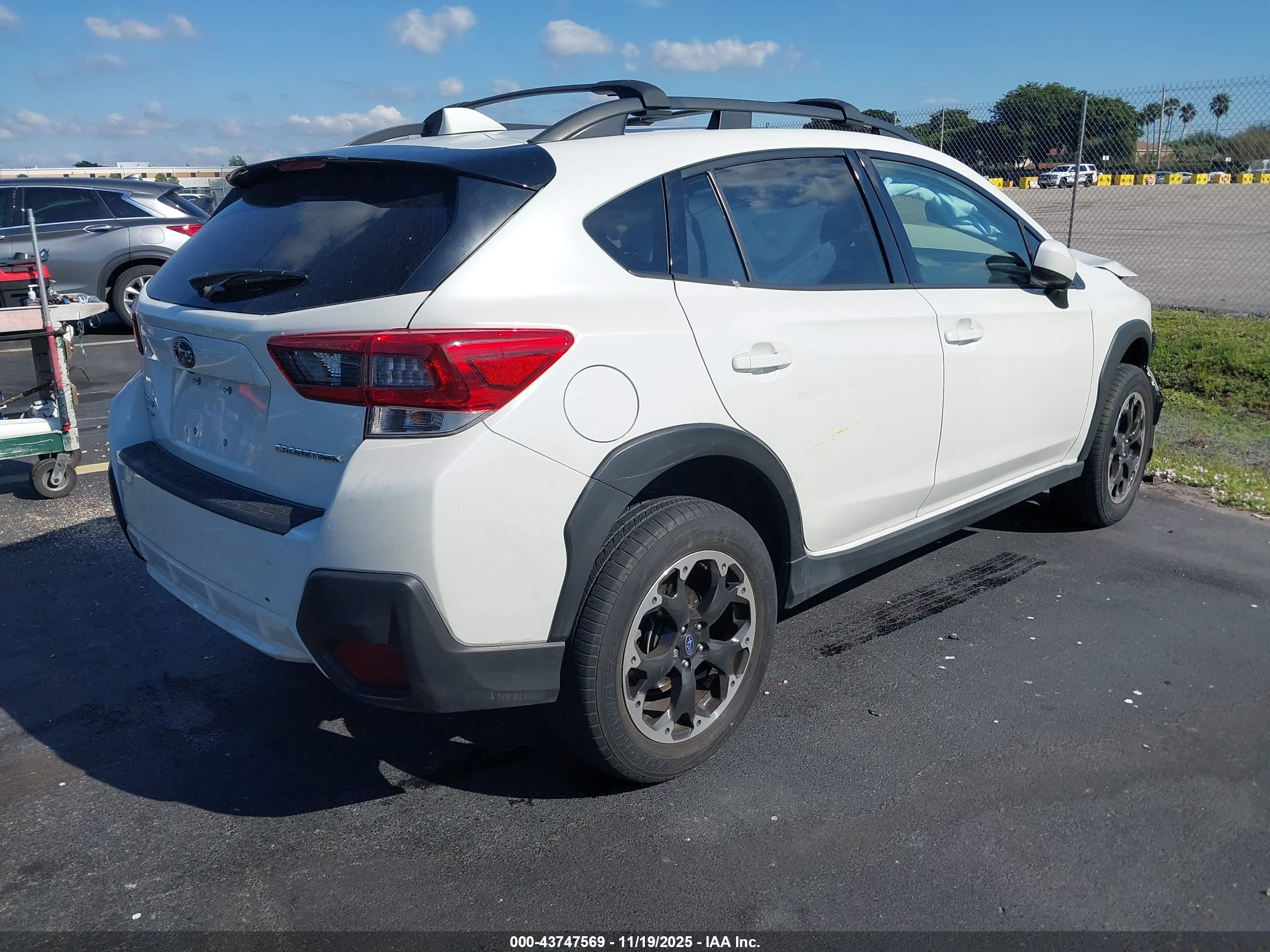 SUBARU CROSSTREK image 4