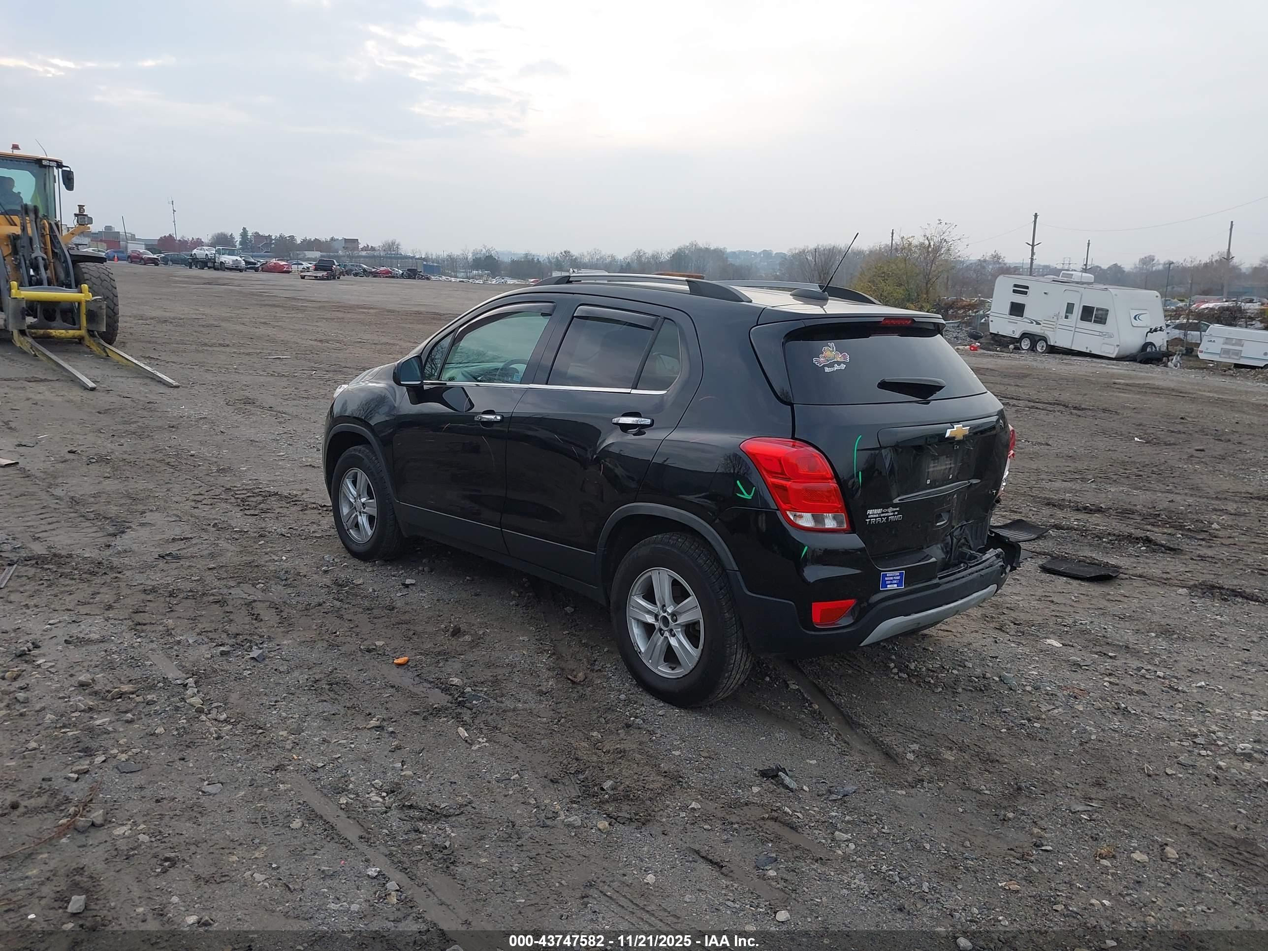 CHEVROLET TRAX image 3