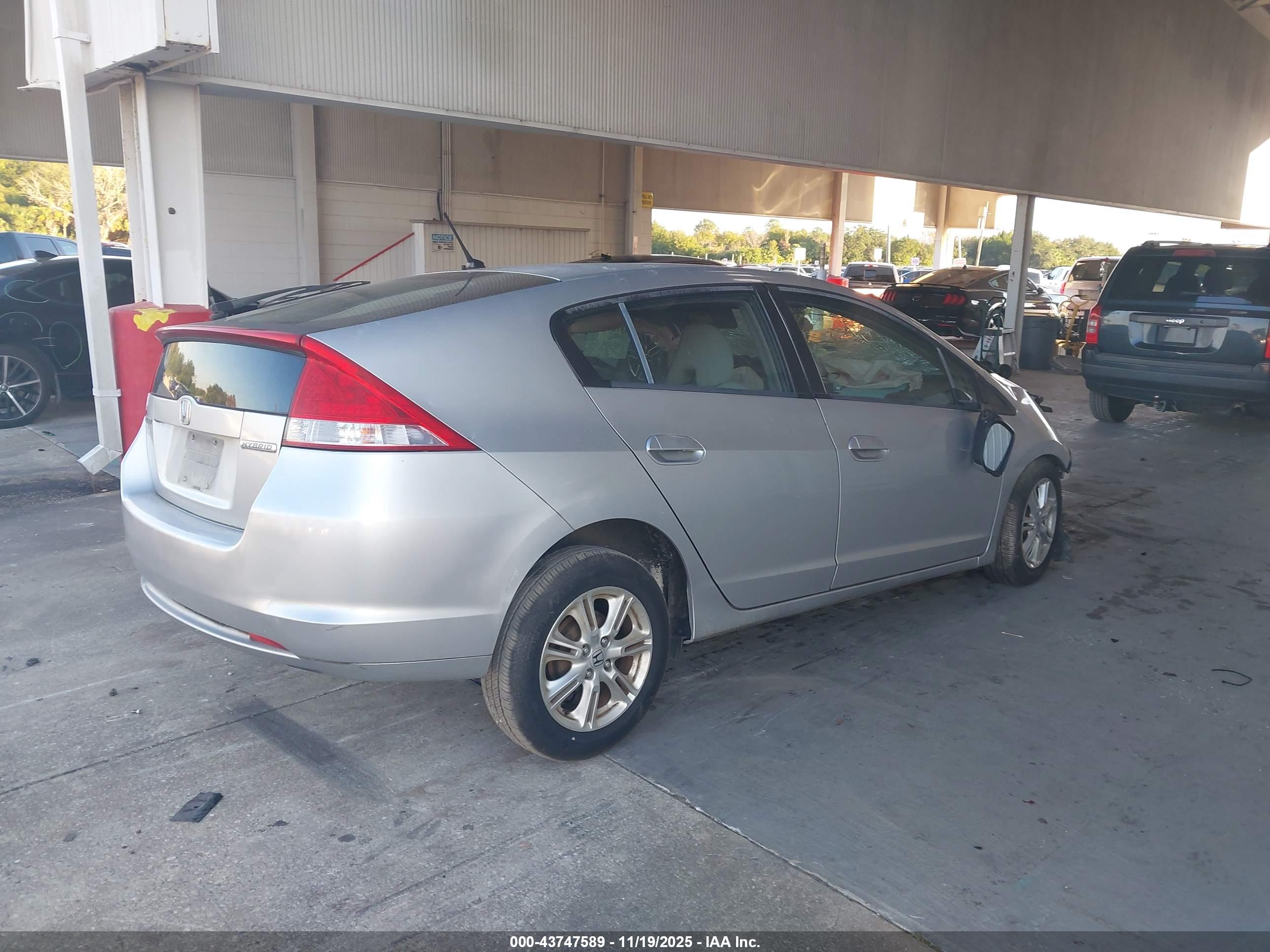 HONDA INSIGHT image 4