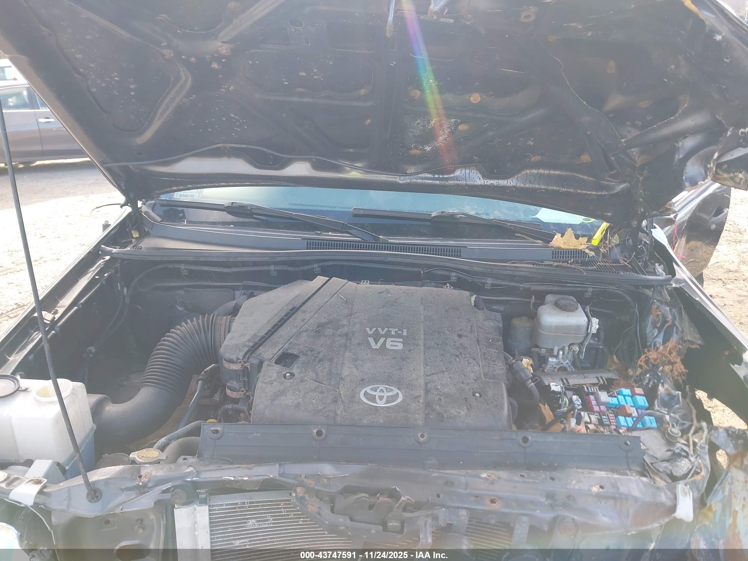 TOYOTA TACOMA image 10
