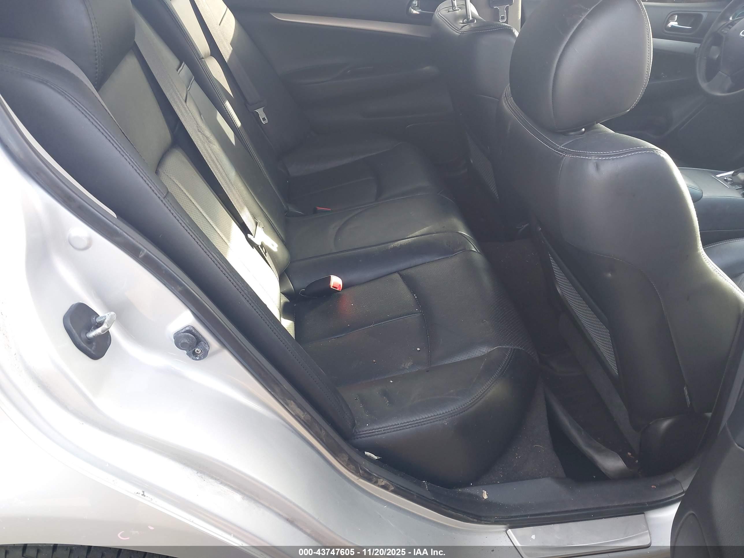 INFINITI G37X image 8
