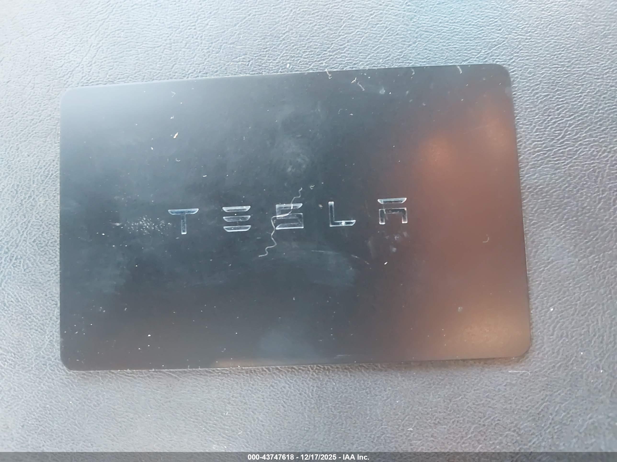 TESLA MODEL image 11