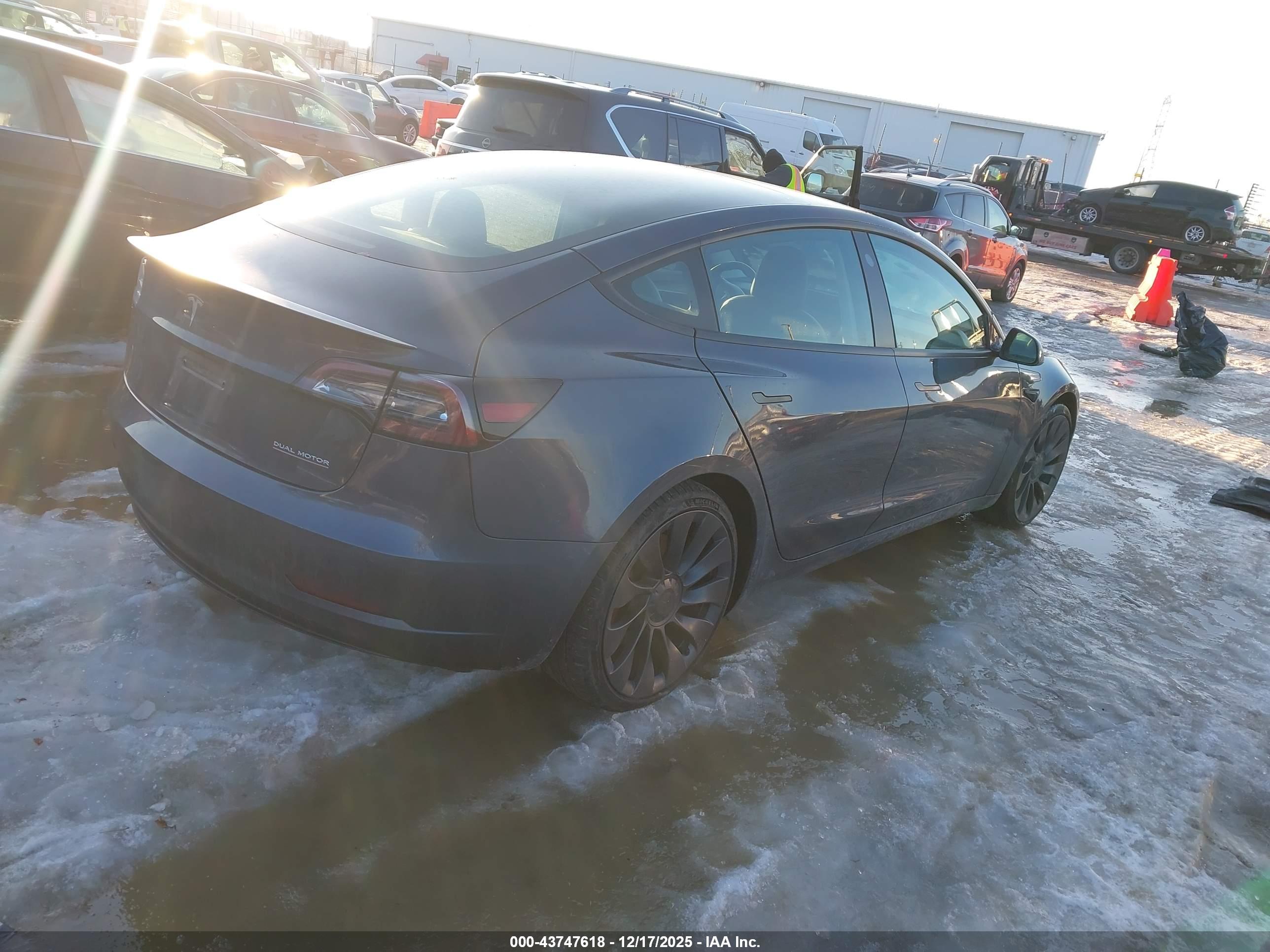 TESLA MODEL image 4