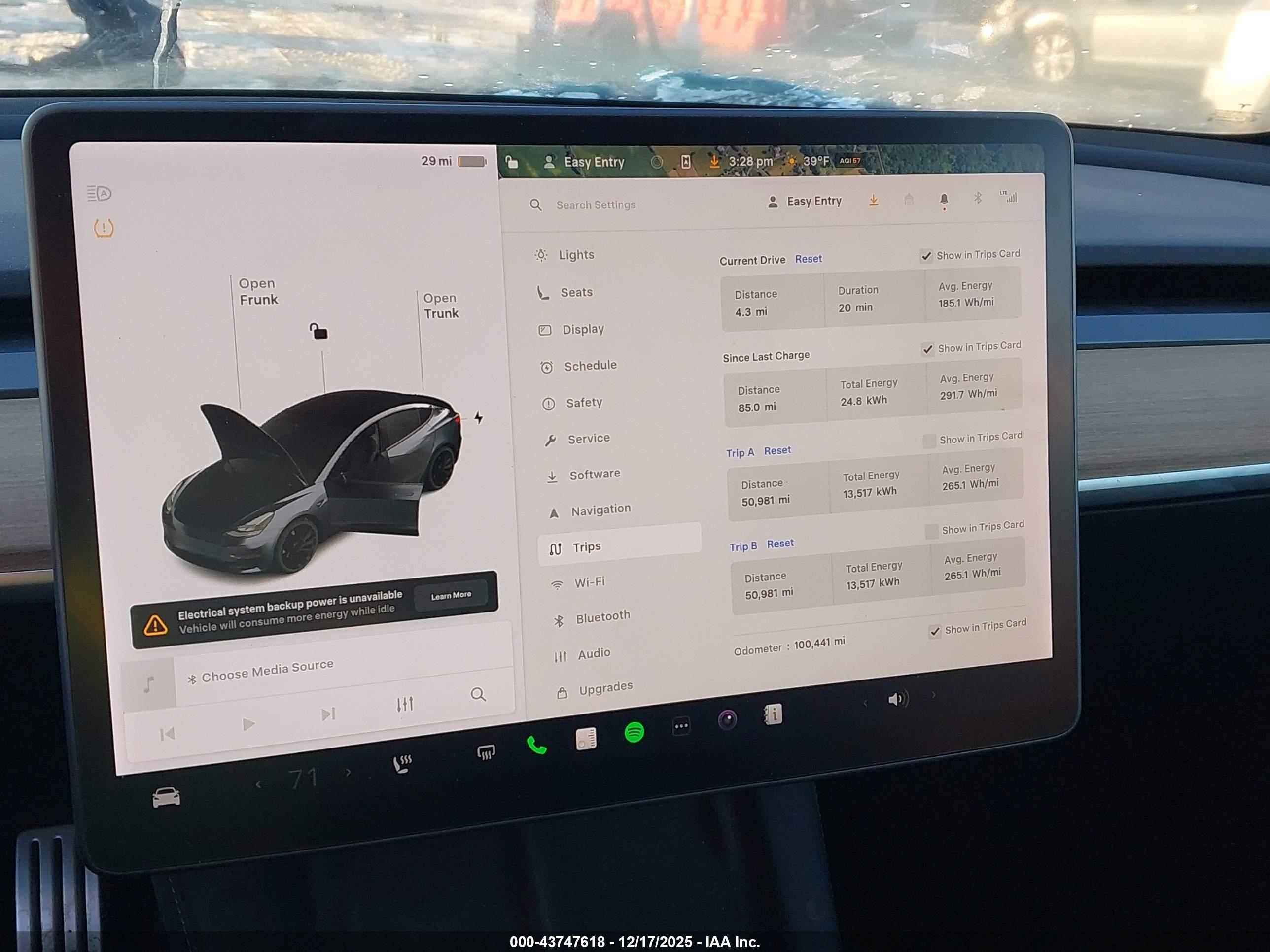 TESLA MODEL image 7