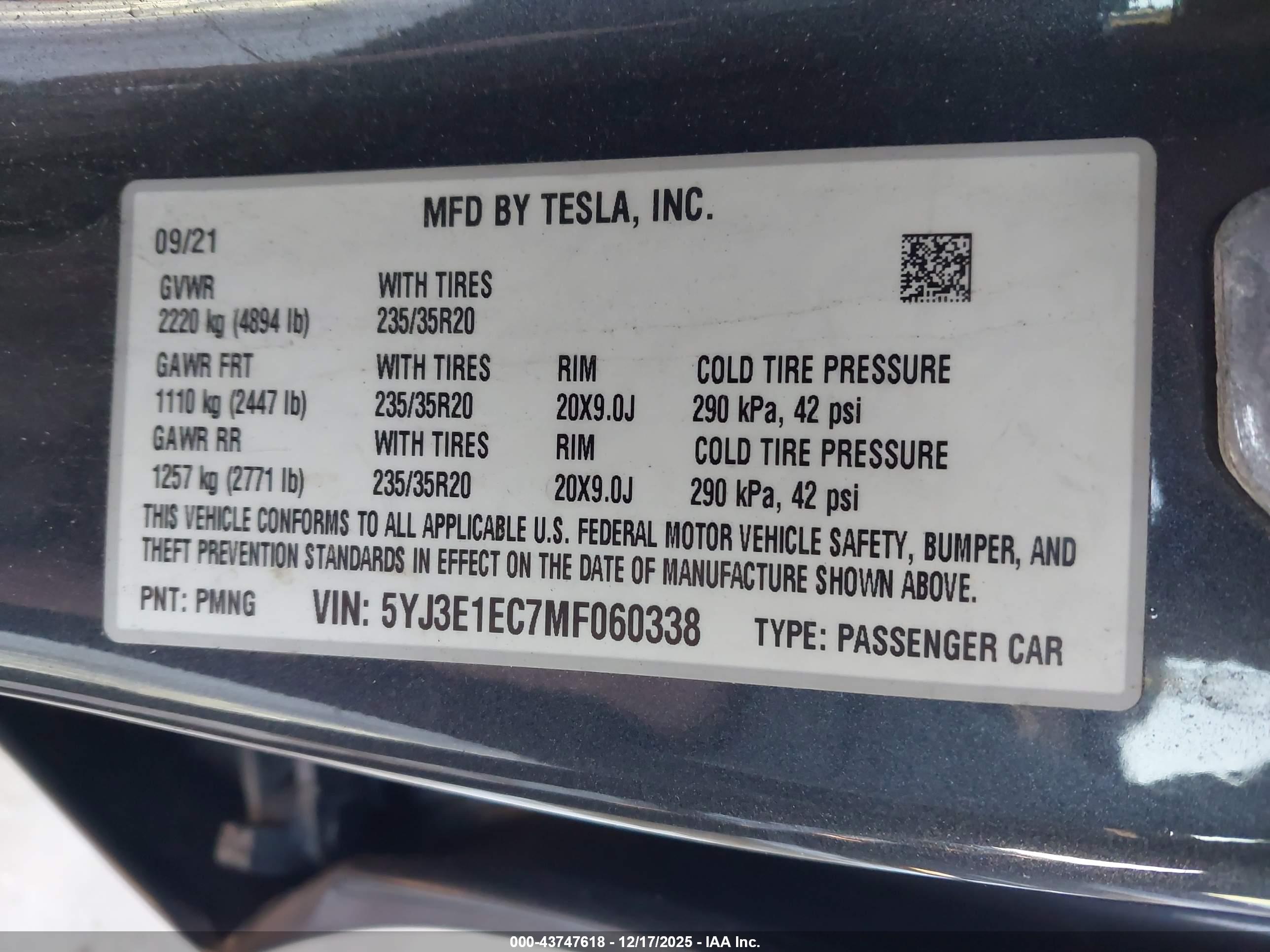 TESLA MODEL image 9
