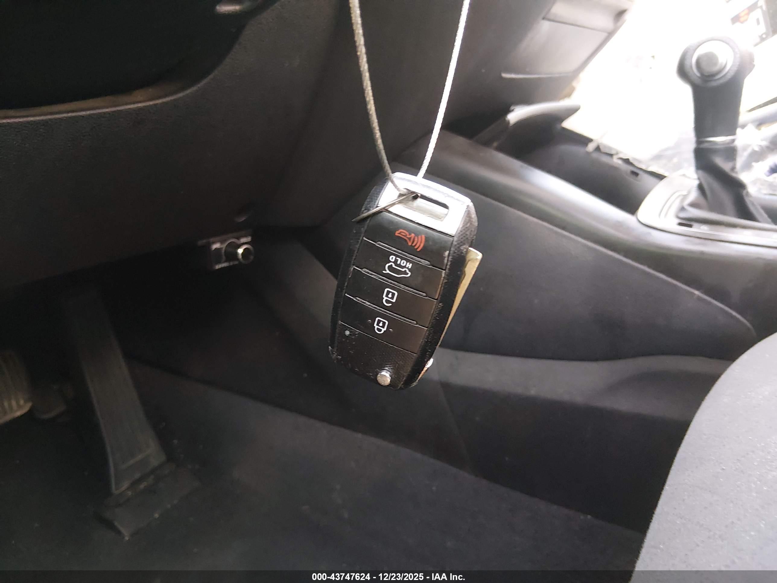 KIA SORENTO image 11