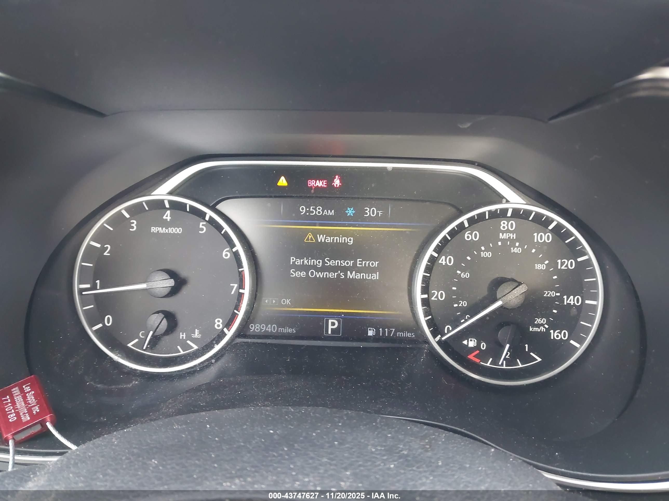 NISSAN MAXIMA image 7