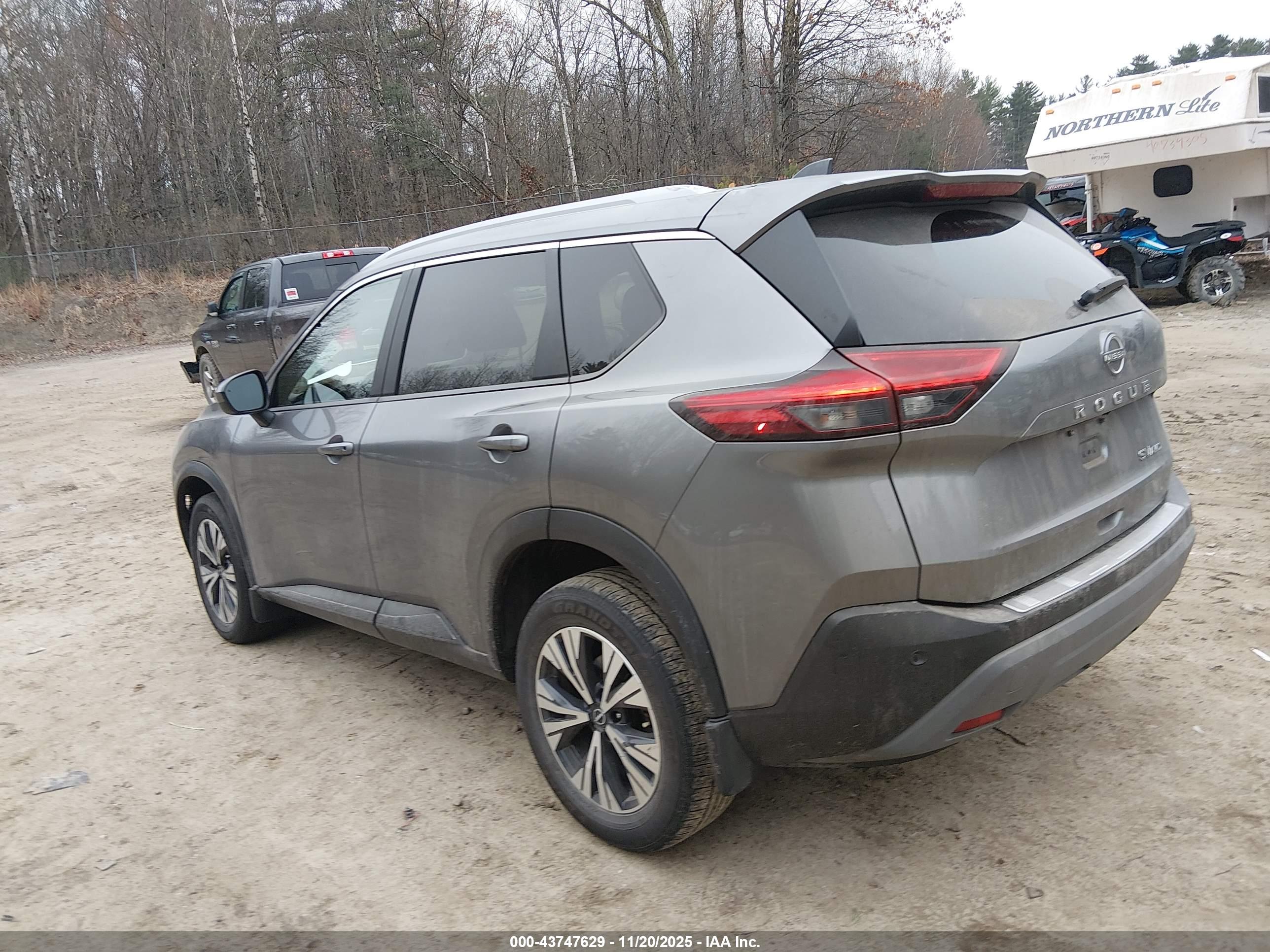NISSAN ROGUE image 3