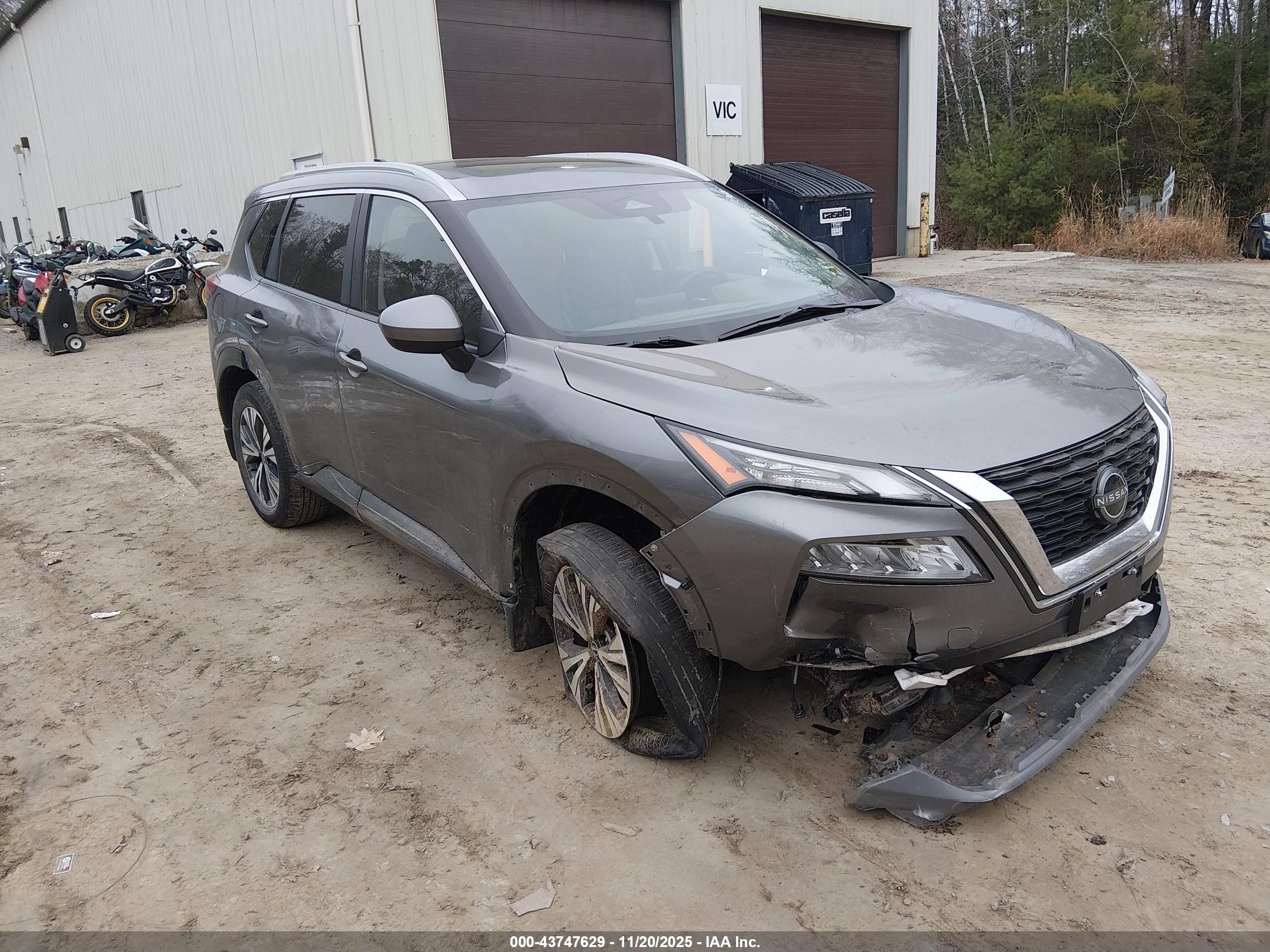NISSAN ROGUE image 6