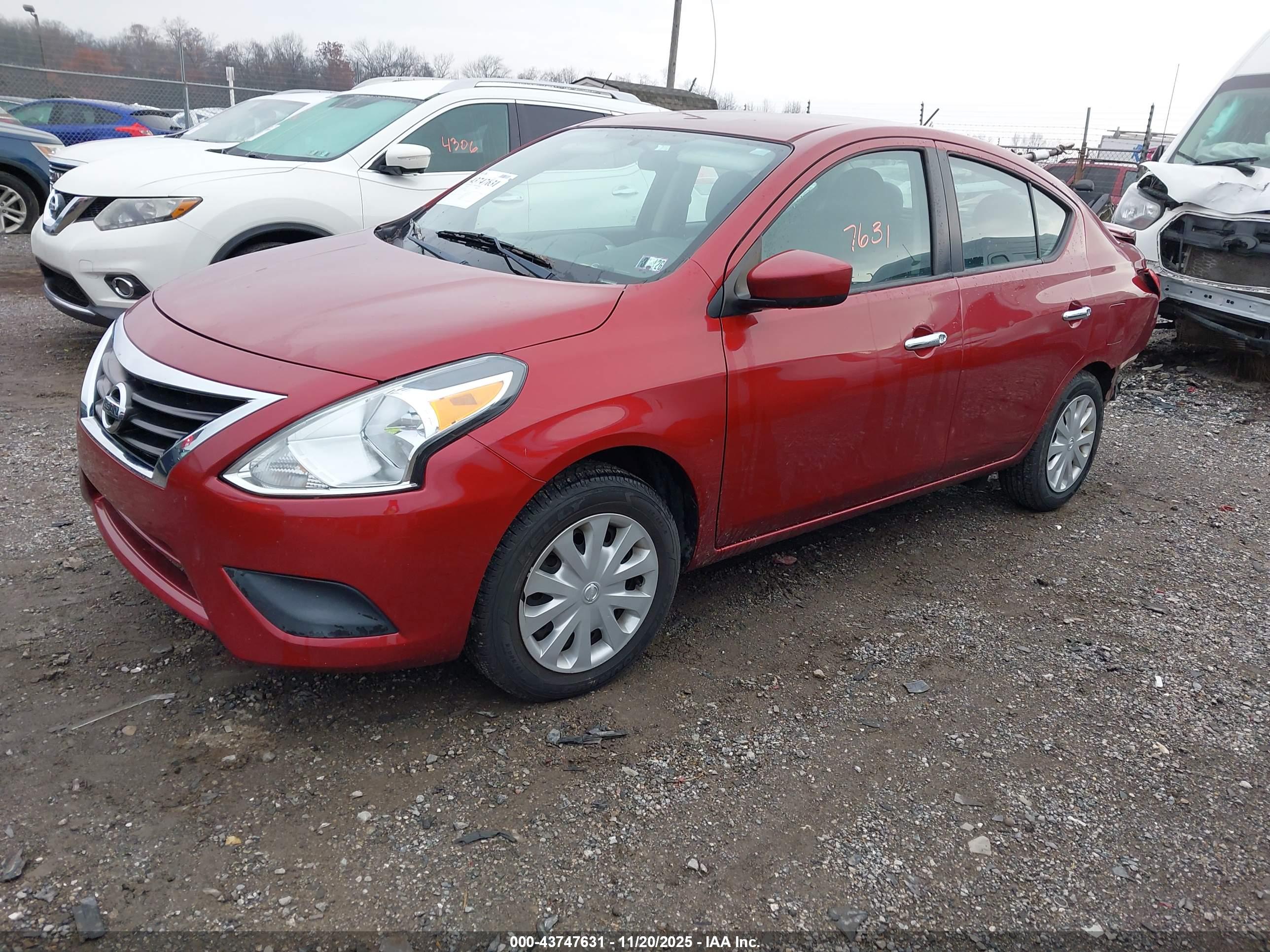 NISSAN VERSA image 2