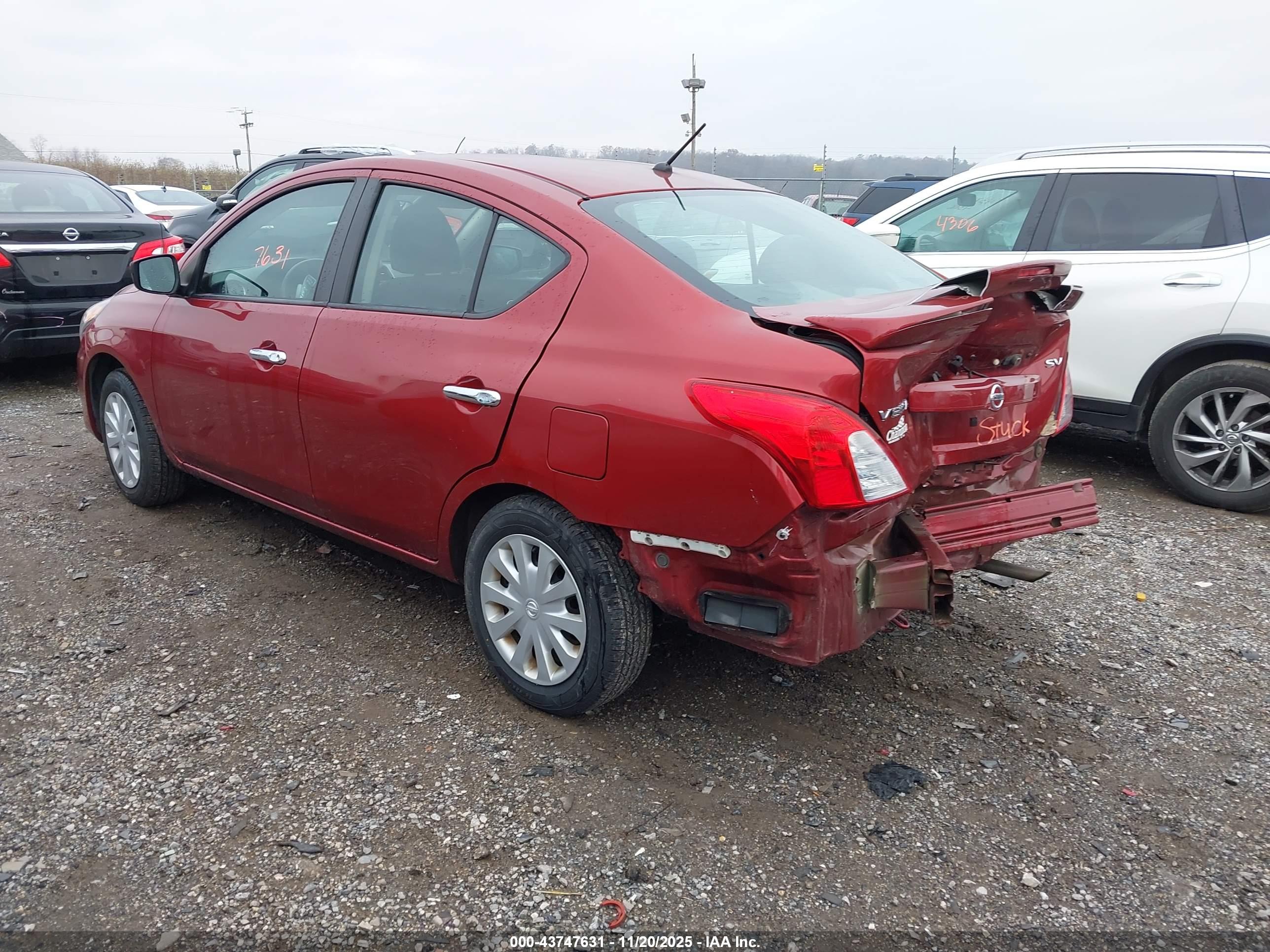 NISSAN VERSA image 3