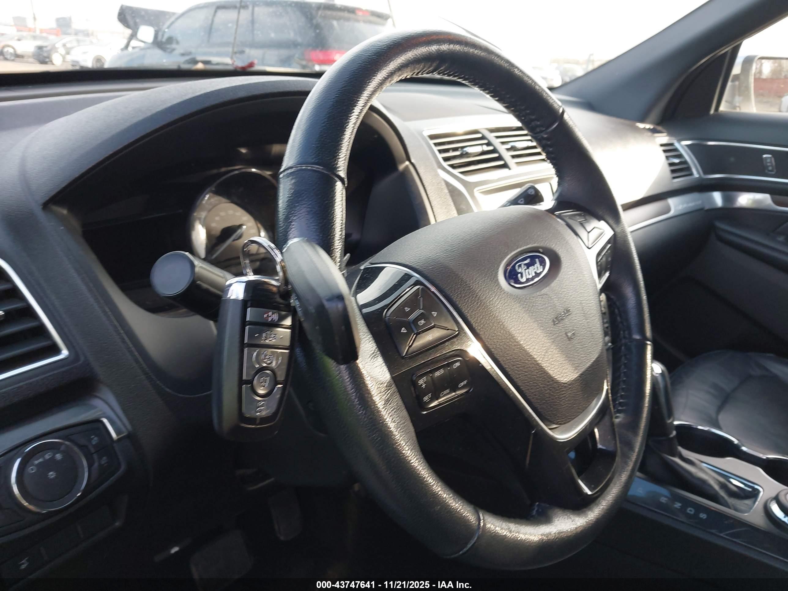 FORD EXPLORER image 11
