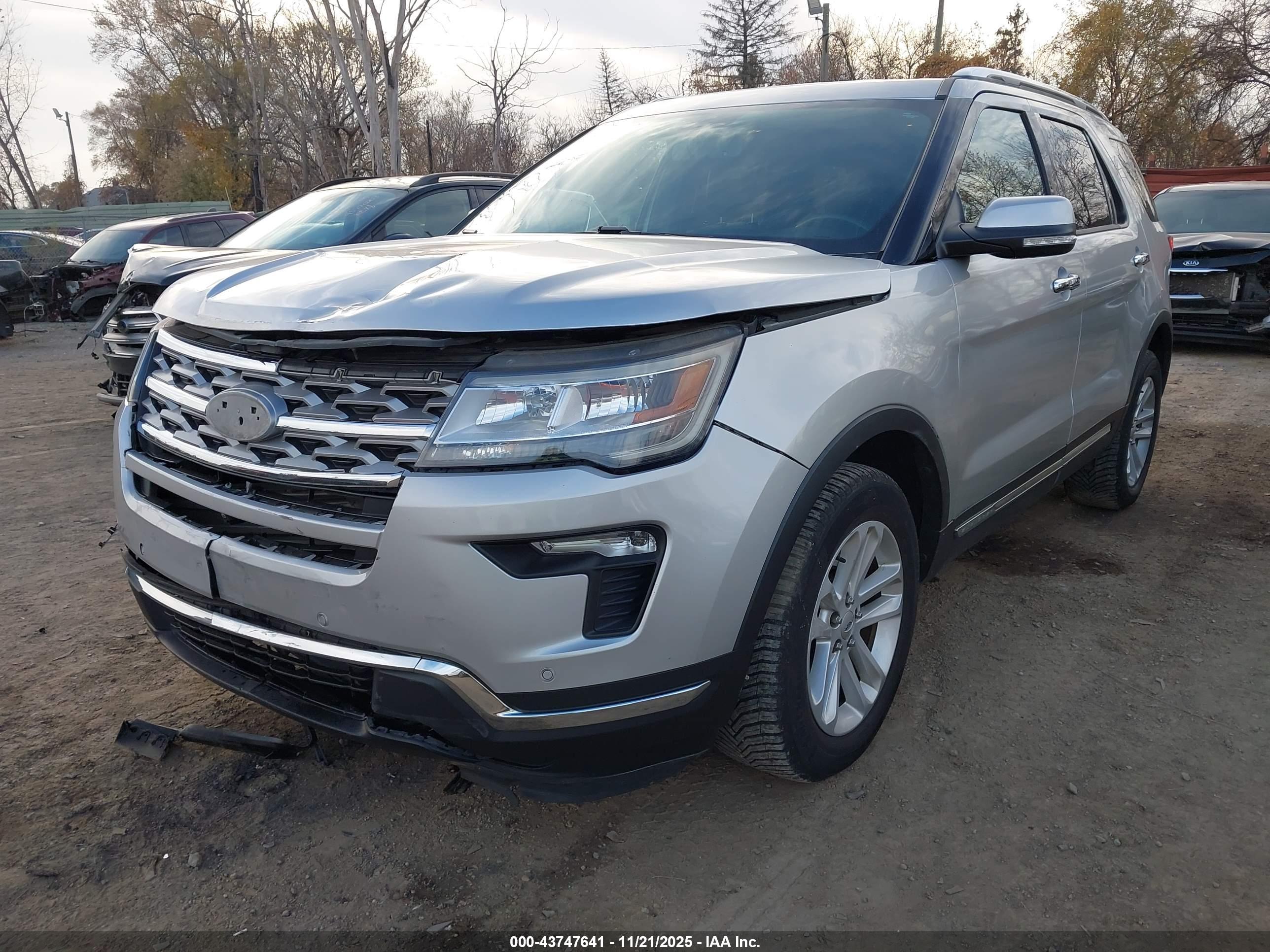 FORD EXPLORER image 6