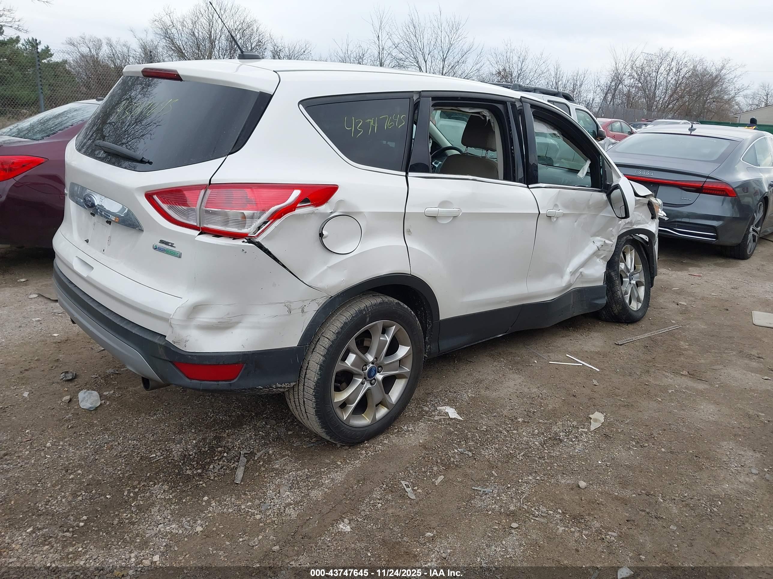 FORD ESCAPE image 4
