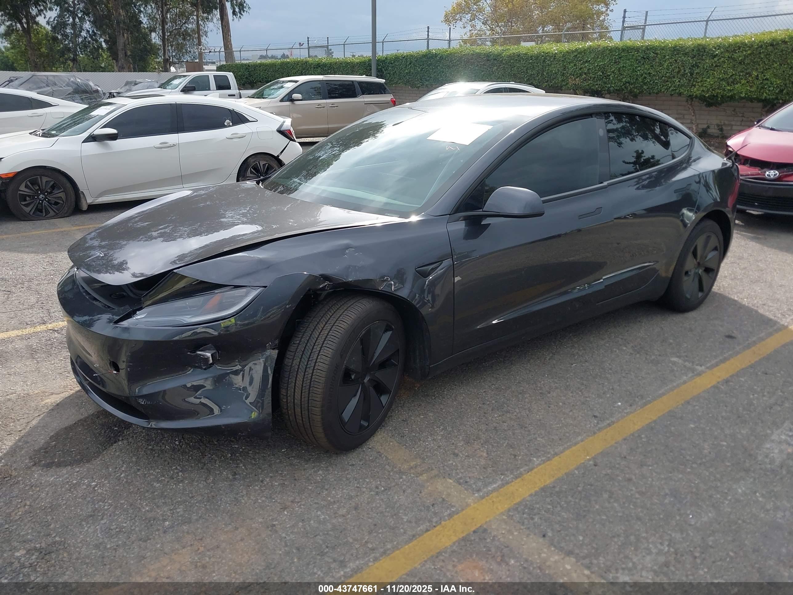 TESLA MODEL image 2
