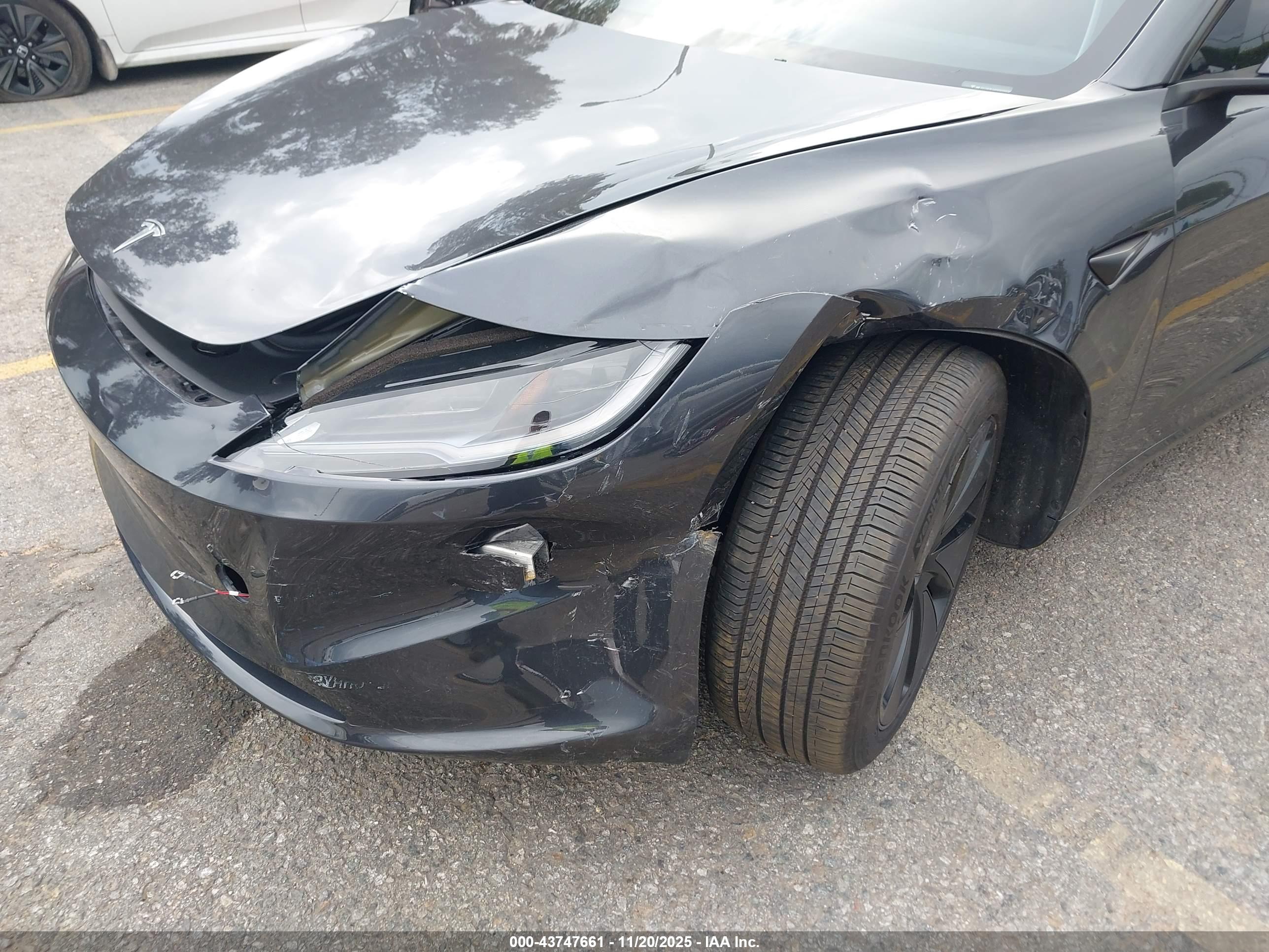 TESLA MODEL image 6