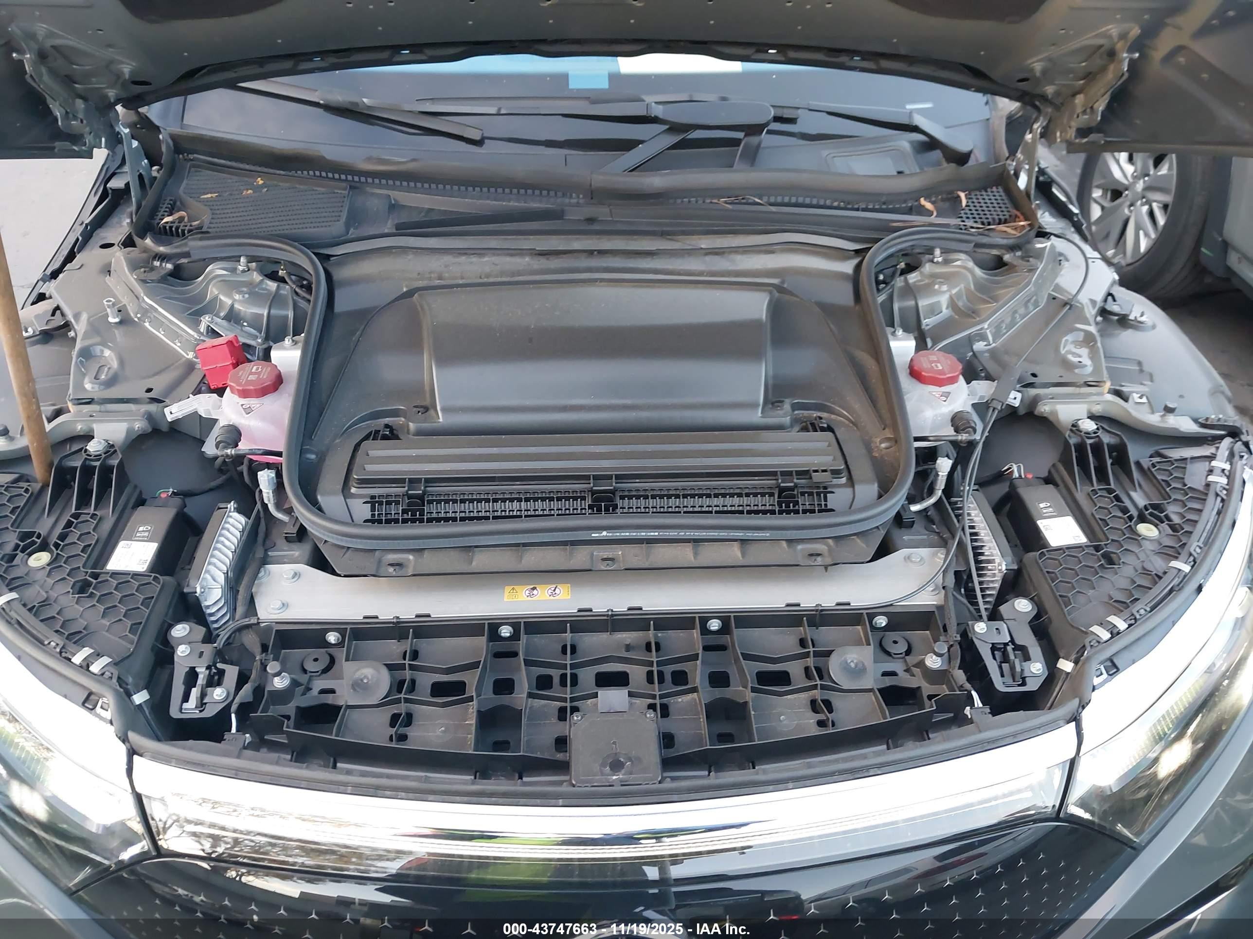 MERCEDES-BENZ EQS image 10