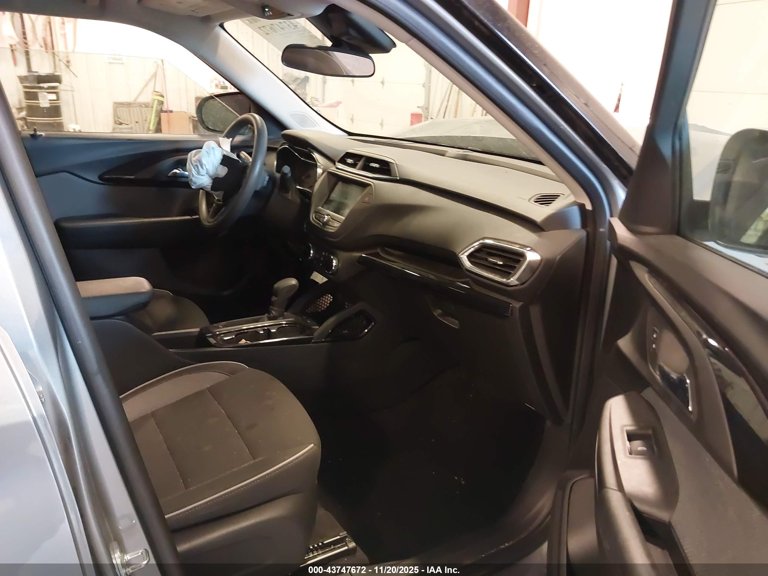 CHEVROLET TRAILBLAZER image 5