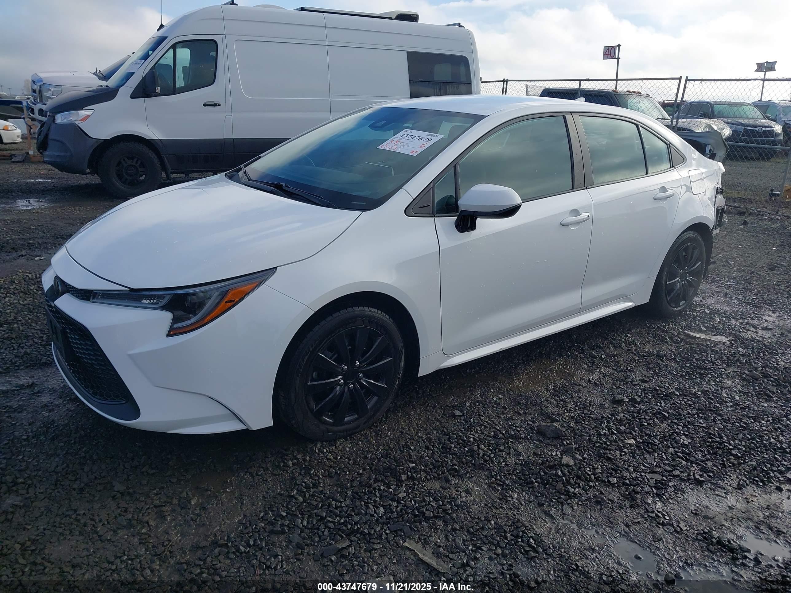 TOYOTA COROLLA image 2