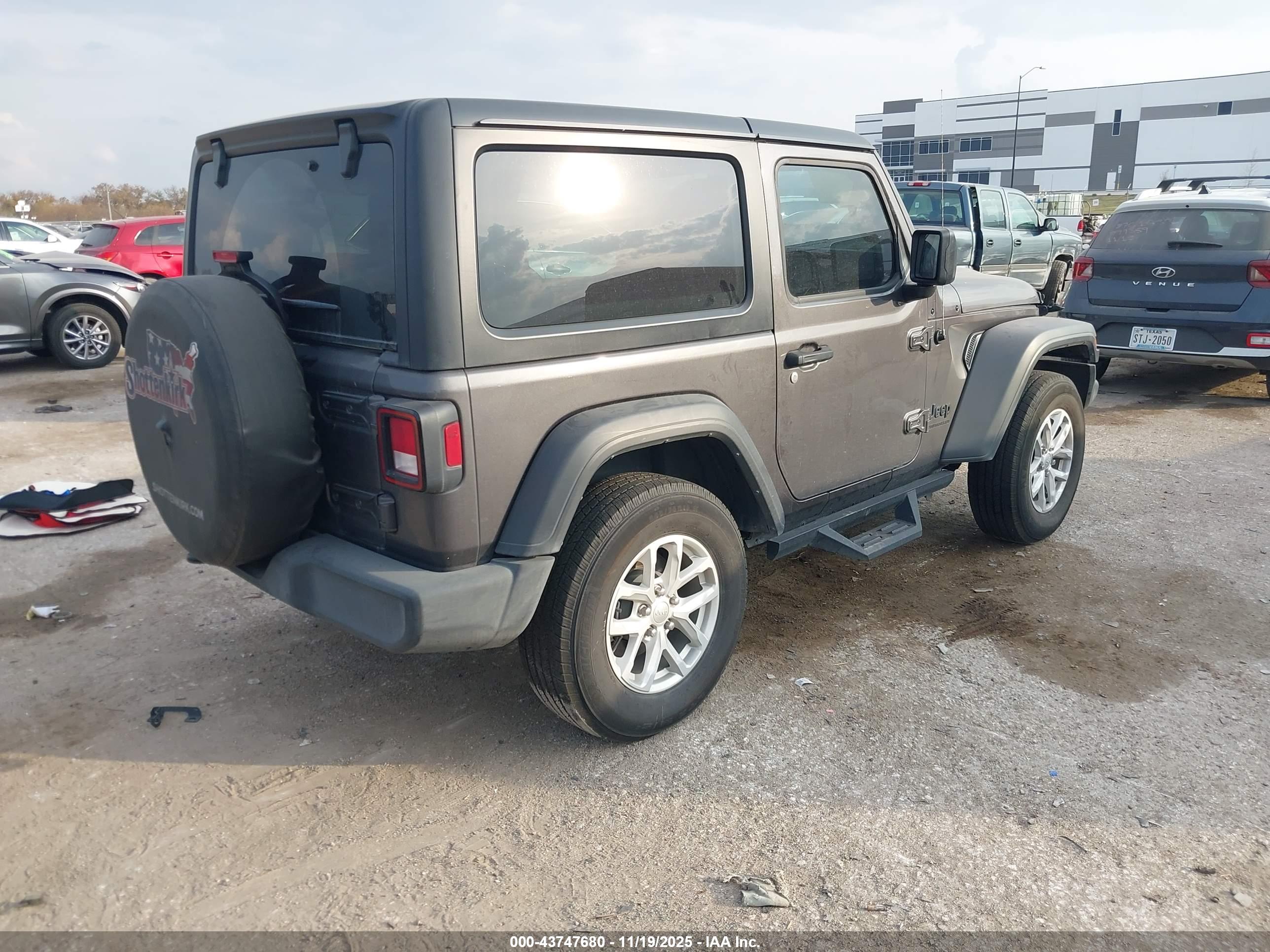 JEEP WRANGLER image 4