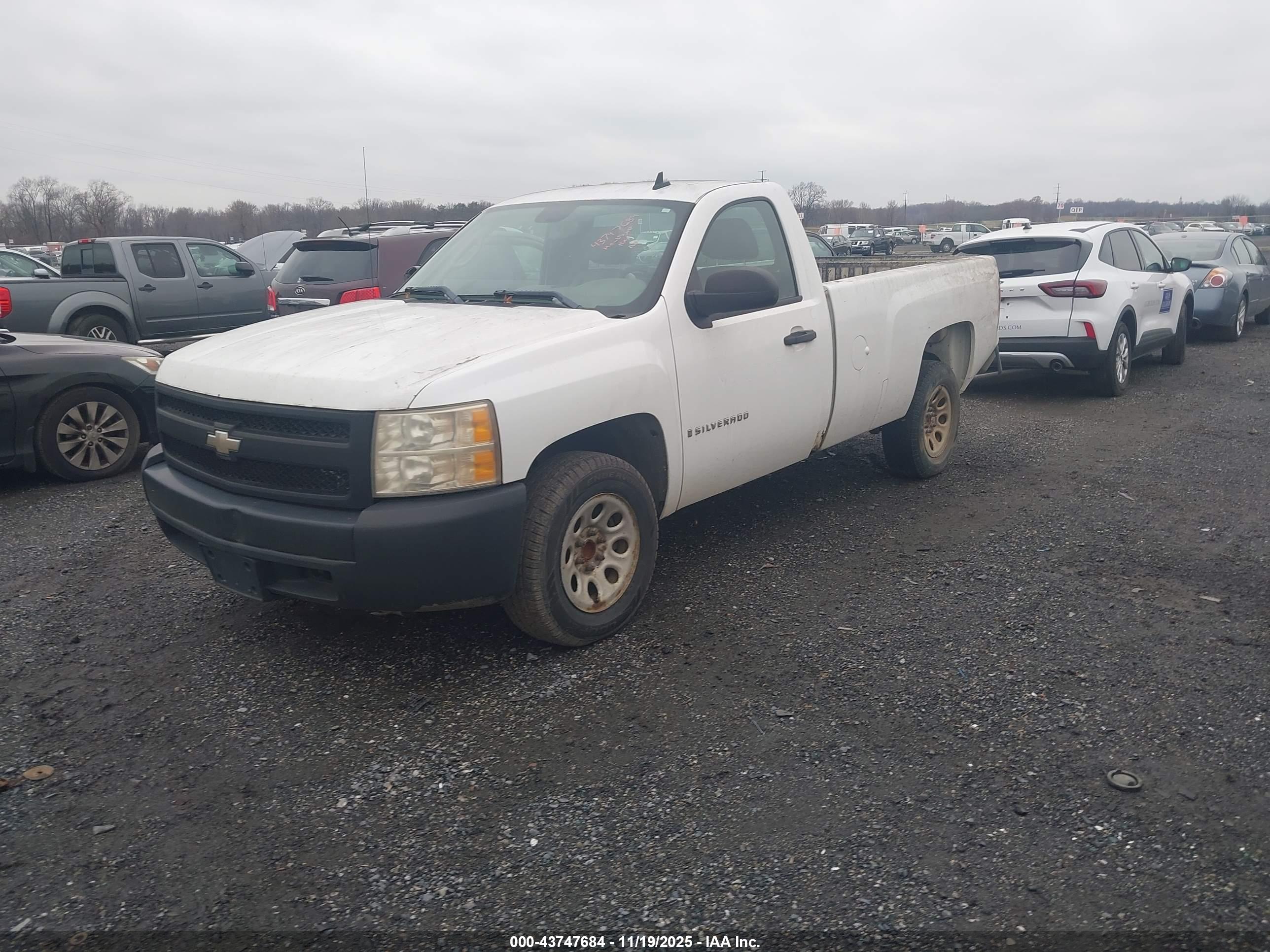 CHEVROLET SILVERADO image 2