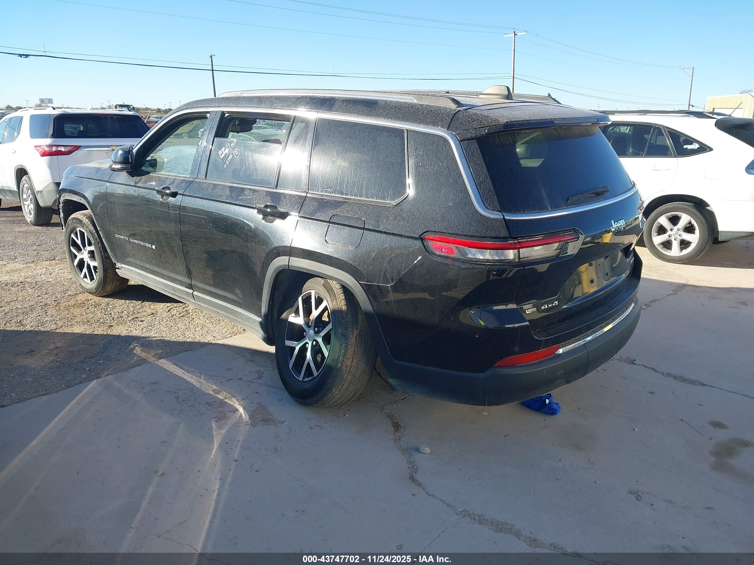 JEEP GRAND image 3