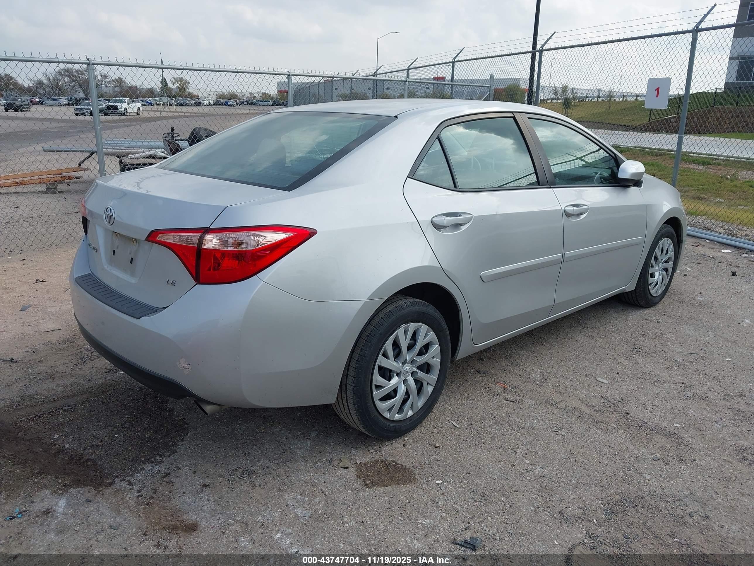 TOYOTA COROLLA image 4