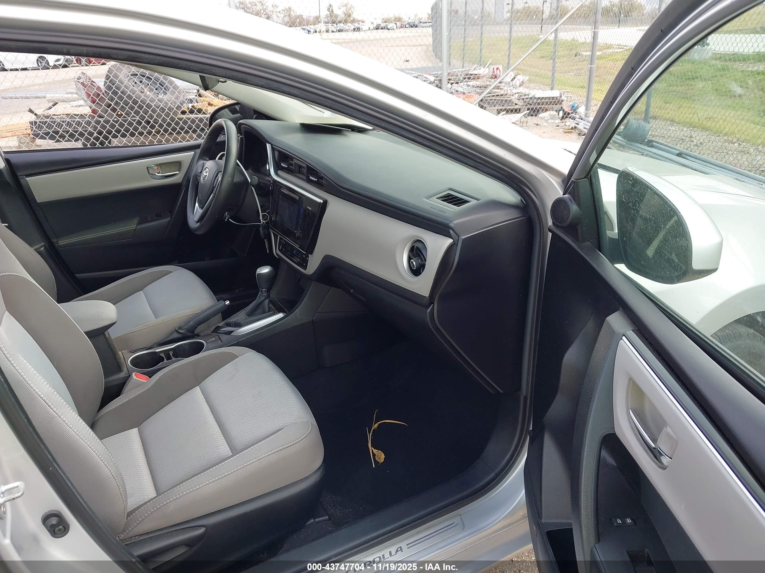 TOYOTA COROLLA image 5