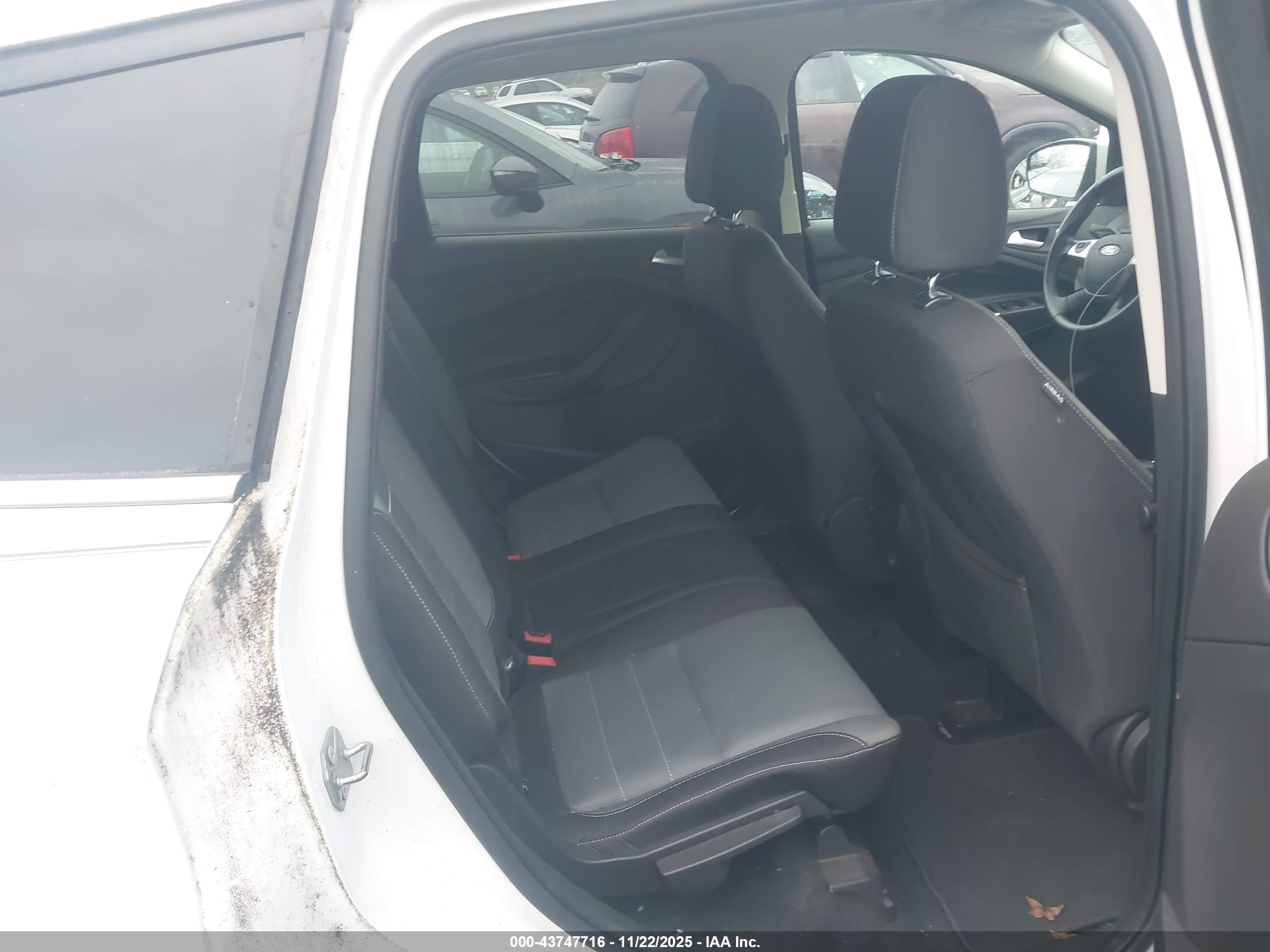 FORD ESCAPE image 8