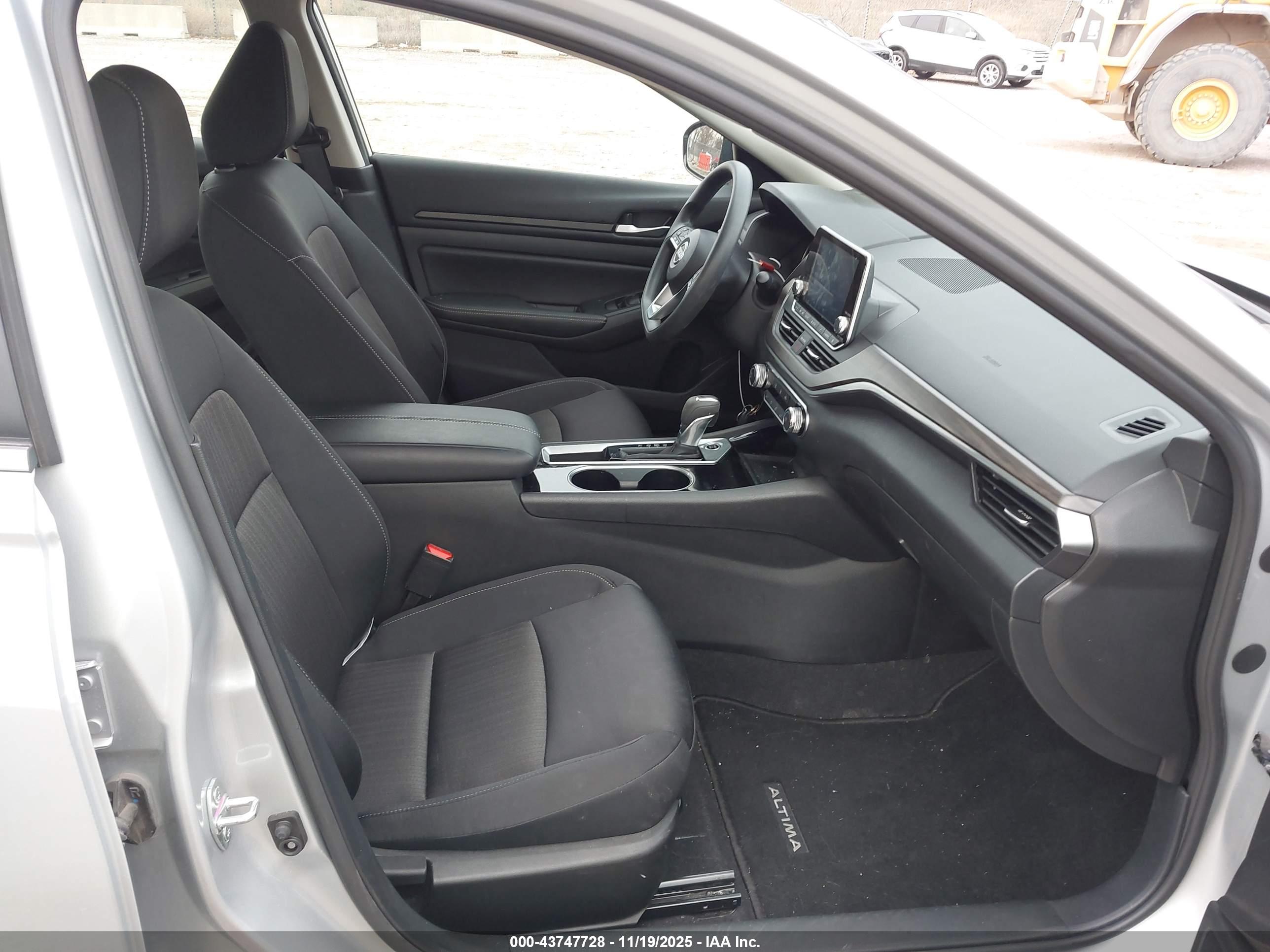 NISSAN ALTIMA image 5