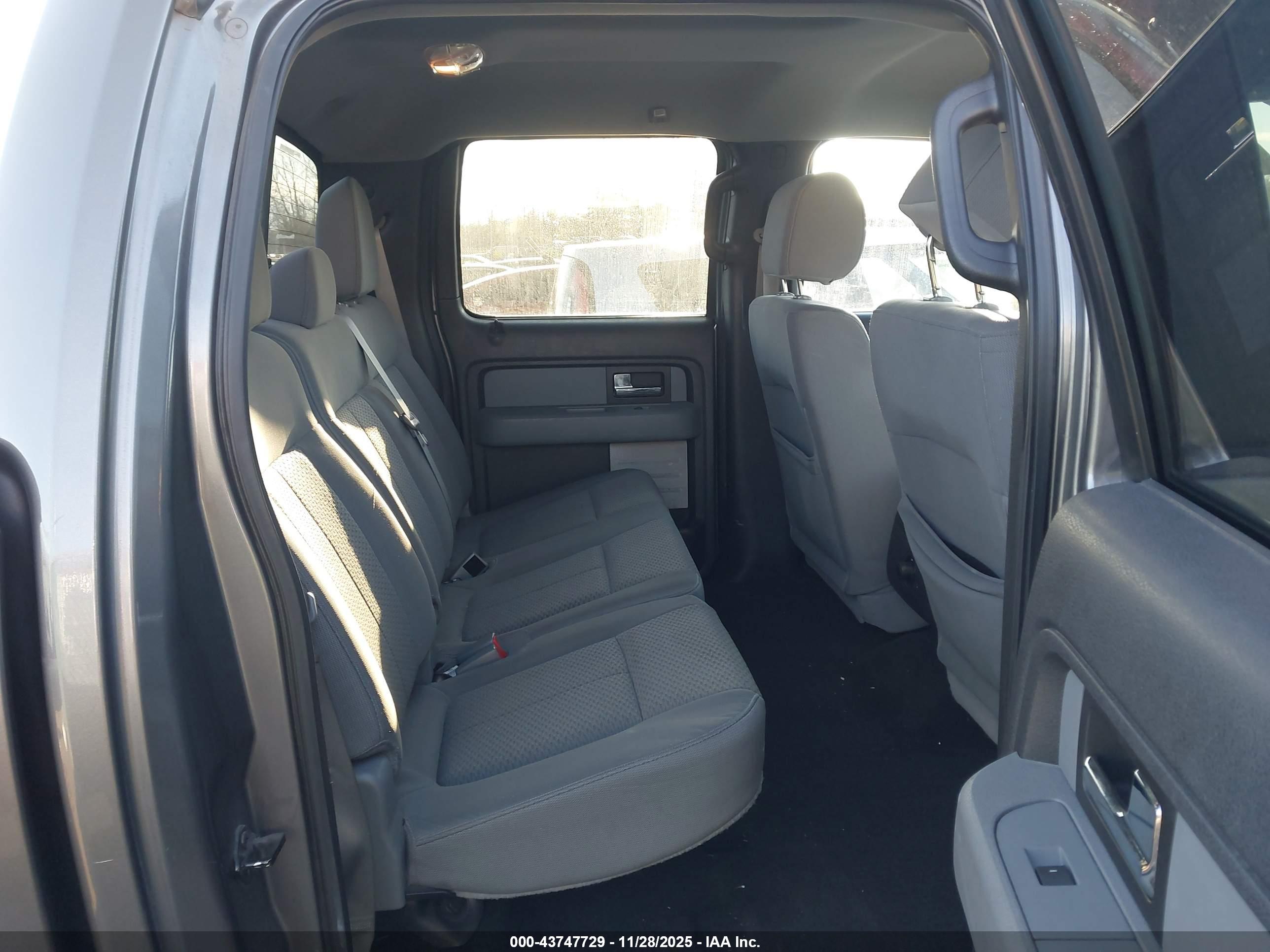FORD F-150 image 8