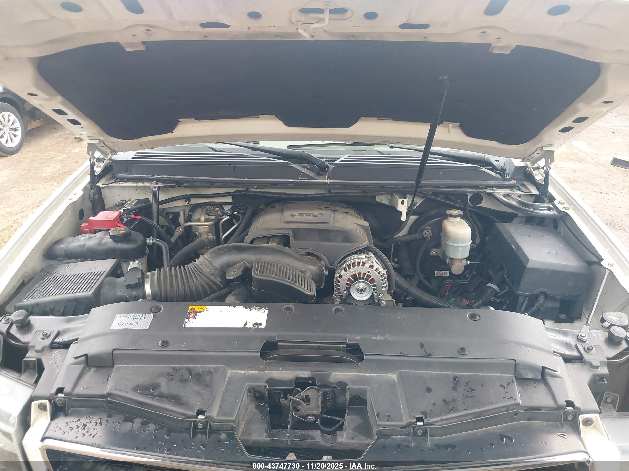 CHEVROLET TAHOE image 10
