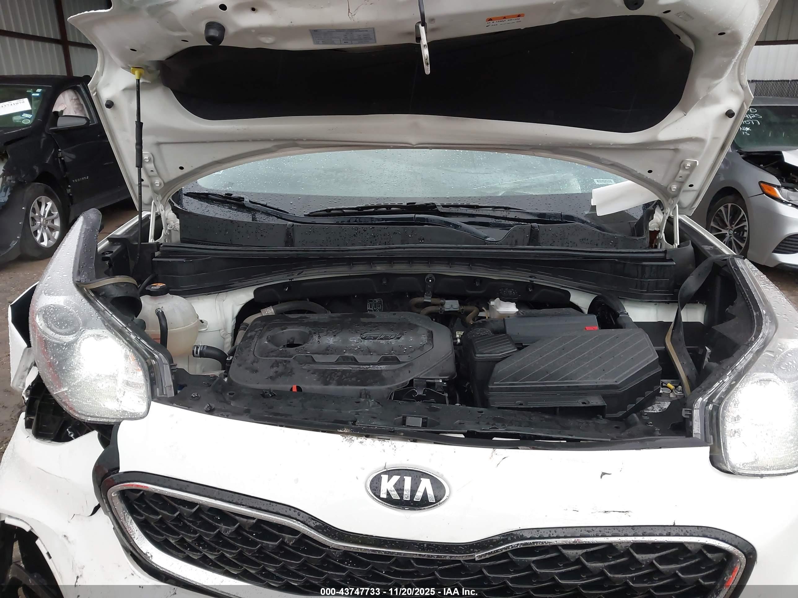 KIA SPORTAGE image 10